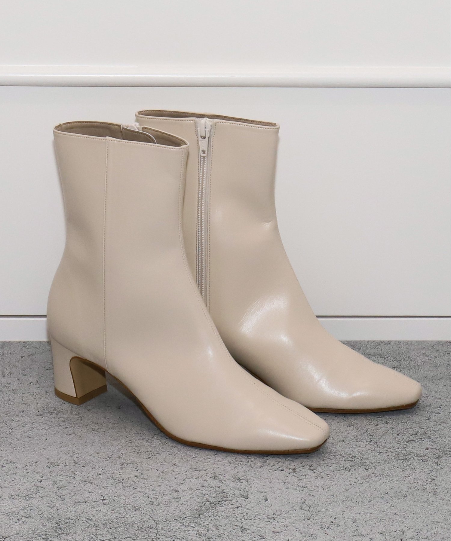 【SALE／30%OFF】artemis by DIANA スクエアトゥショートブーツ アルテミス バイ ダイアナ シューズ・靴 ブーツ ホワイト ブラウン ブラック【送料無料】のサムネイル