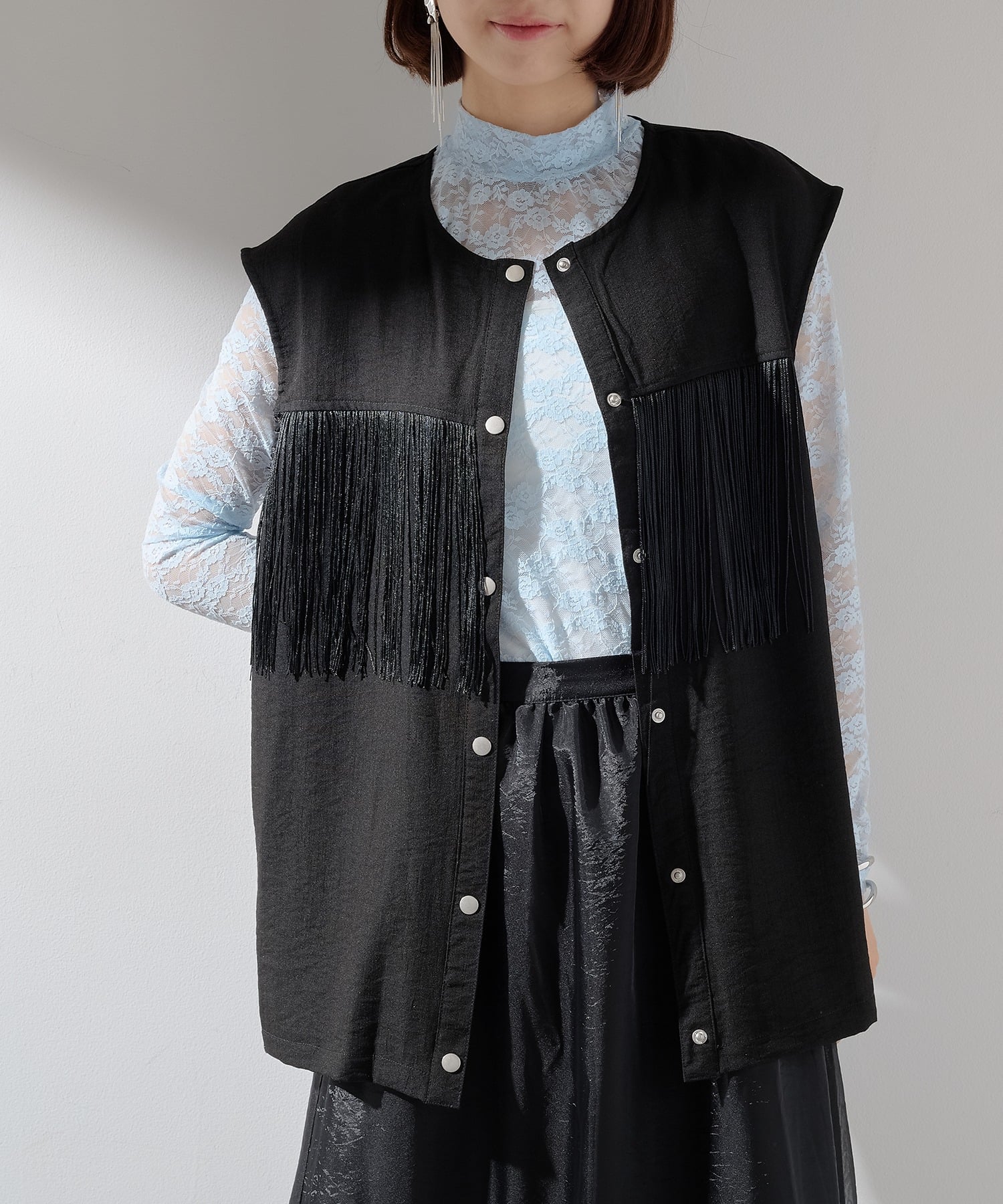 【SALE／35%OFF】MAISON BREEZE reveur MAISON BREEZE reveur/フリンジベスト ノースリーブシャツ trc セットアップセブン トップス シャツ・ブラウス ホワイト ブラック【送料無料】