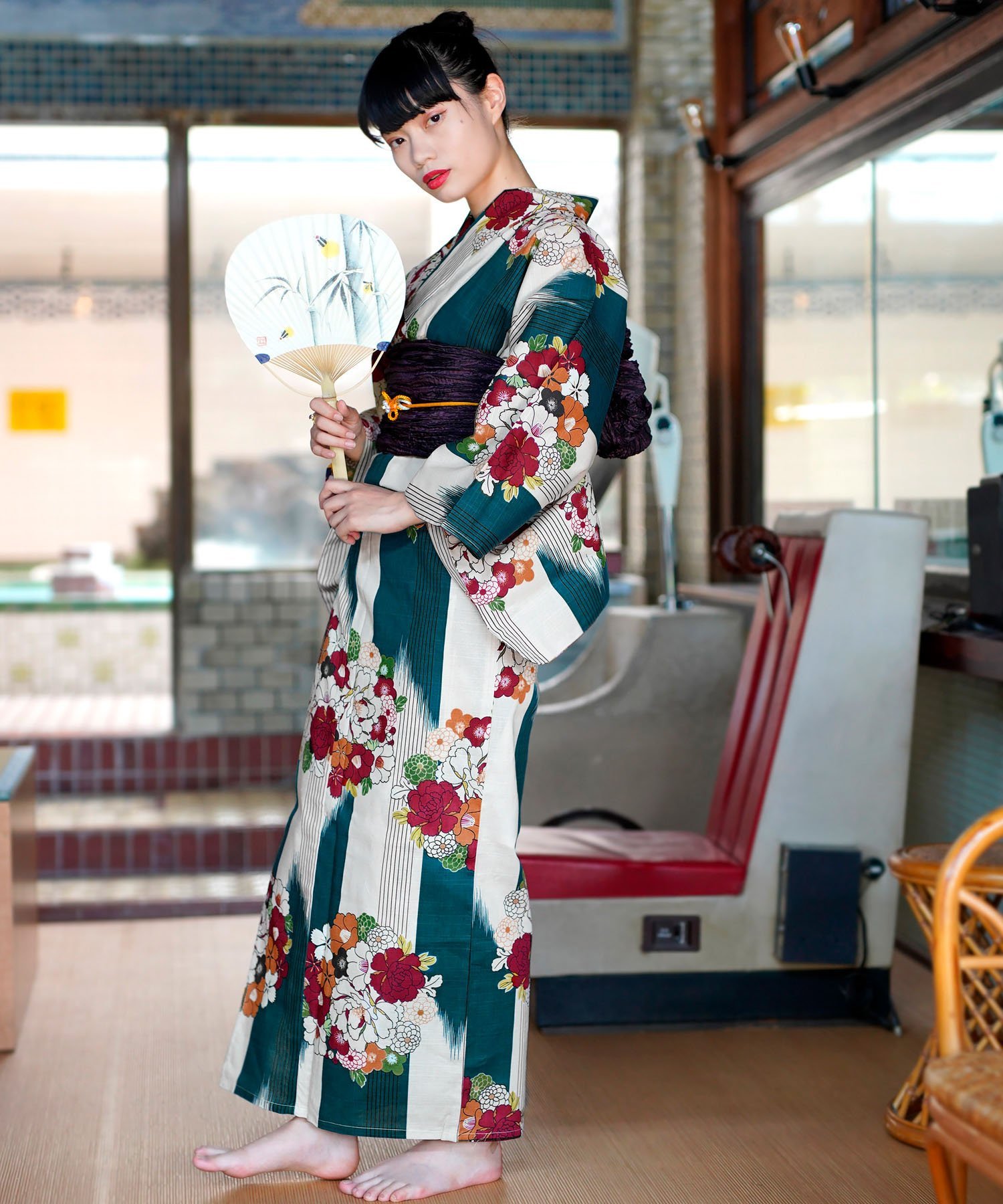 浴衣 レディース 単品 「黒地　黄、紫、赤の花」 フリーサイズ yukata 【メール便不可】ss2406ykl20