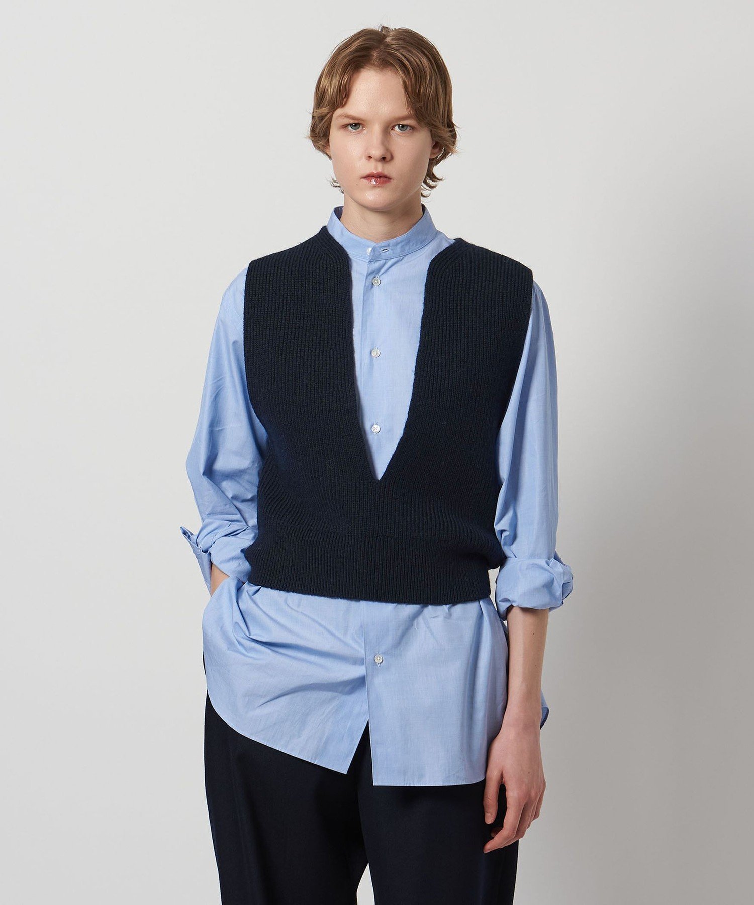 LOEFF ＜LOEFF＞スリットネック ベスト ユナイテッドアローズ トップス ベスト・ジレ ネイビー ホワイ..