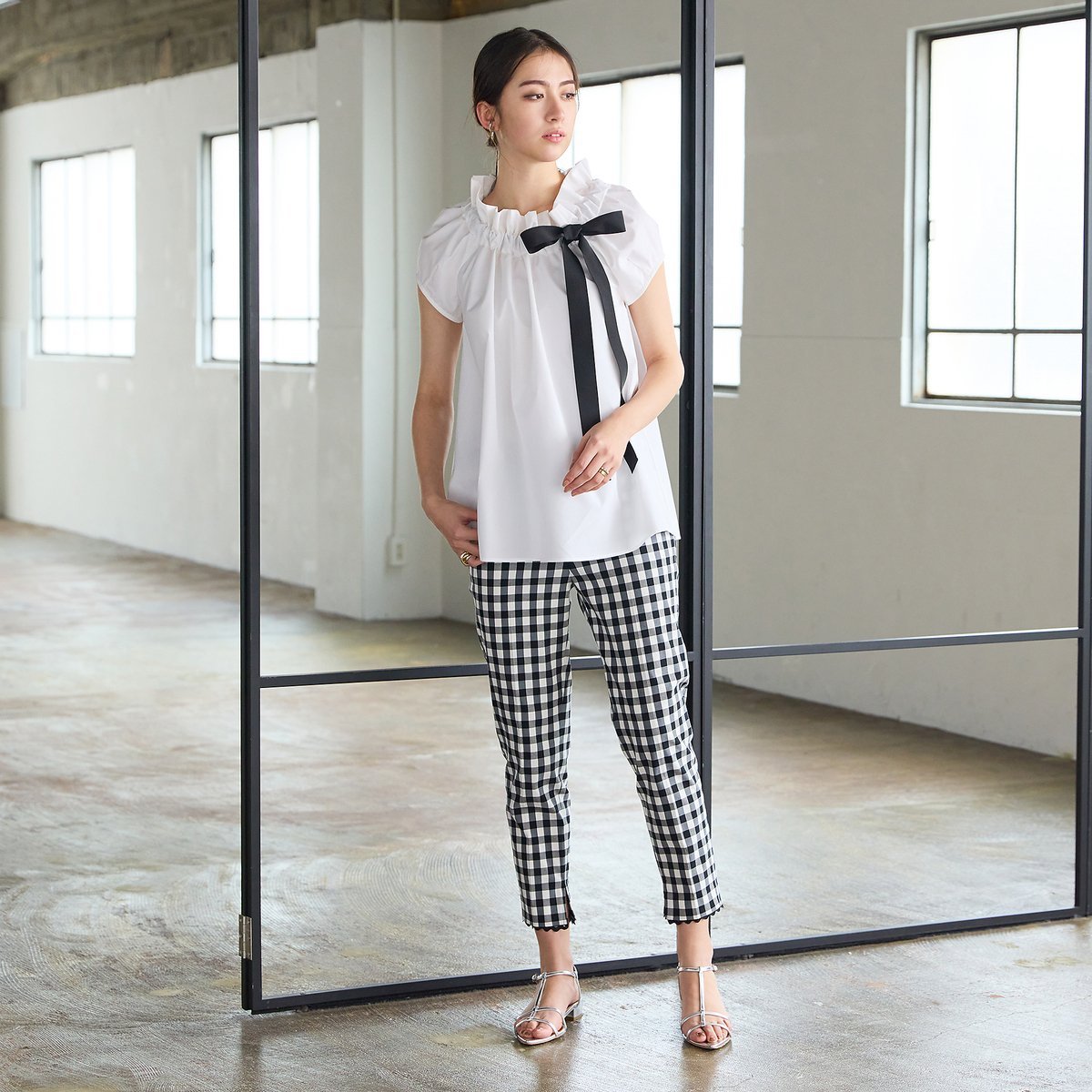 Audie a Muses サブリナパンツ/Check ローズティアラ パンツ その他のパンツ ブラック【送料無料】