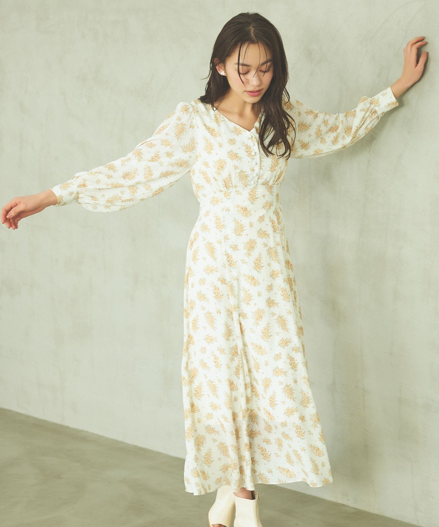 【SALE／50%OFF】mysty woman ミモザ柄エンパイアワンピース ミスティウーマン ワンピース・ドレス ワンピース イエロー ブラック ブルー【送料無料】のサムネイル