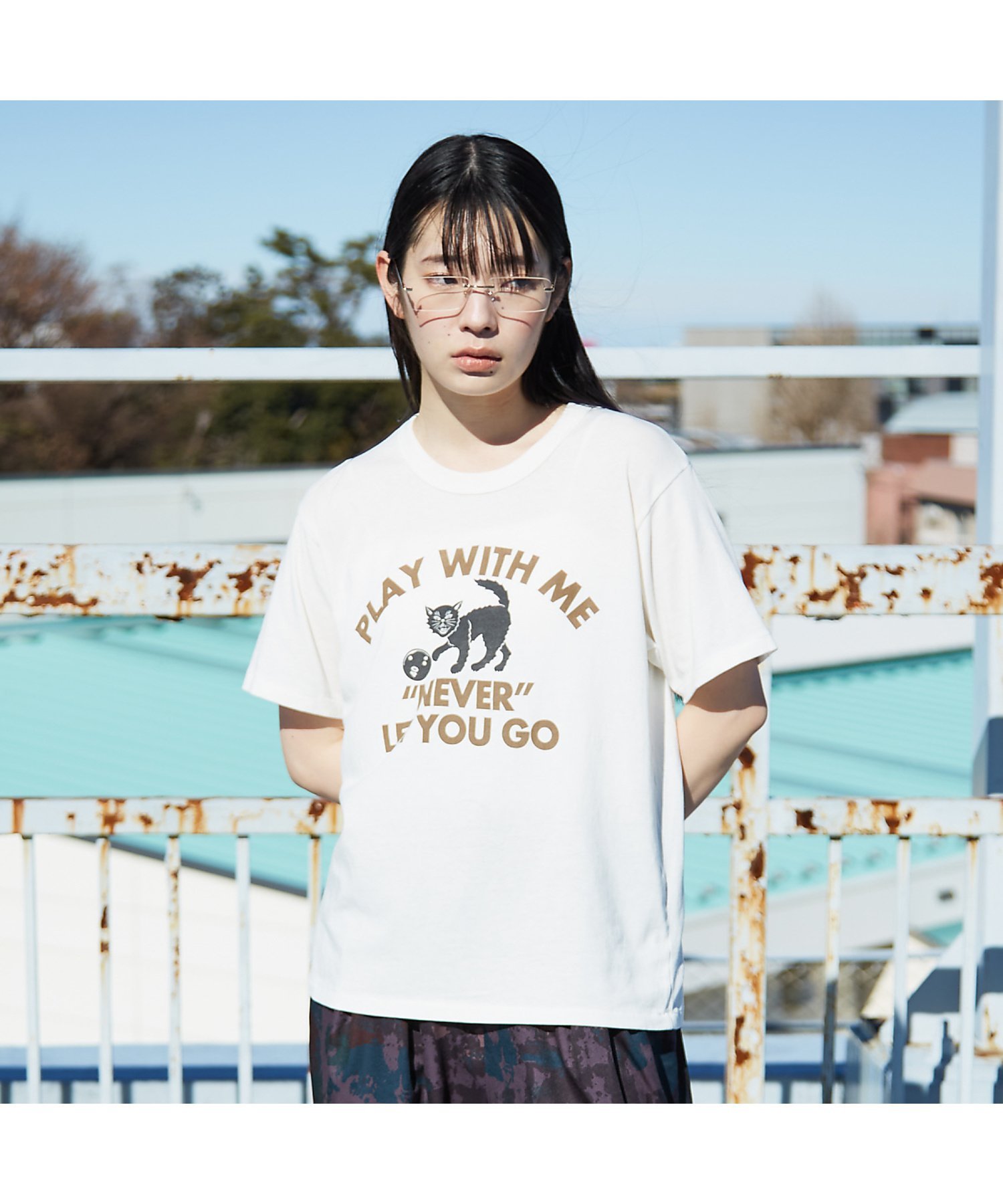 NOMINE 【RUSSELL/ラッセル別注】 CAT/猫 モチーフ Tシャツ ノミネ トップス カットソー・Tシャツ ホワイト グレー