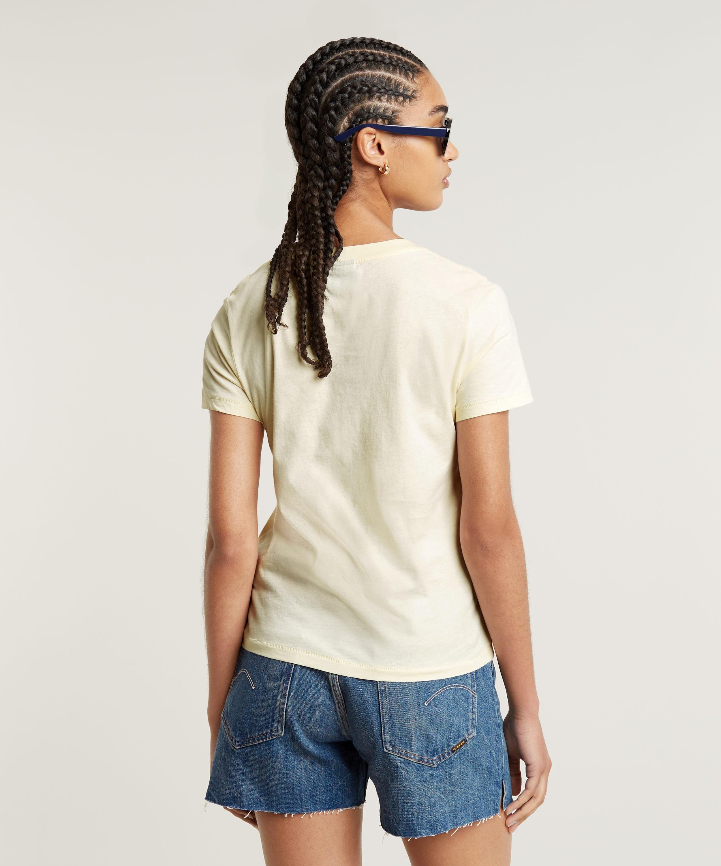 【公式ショップ】SUMMER GRAPHIC TOP/グラフィックロゴTシャツ ジースターロゥ トップス カットソー・Tシャツ ベージュ