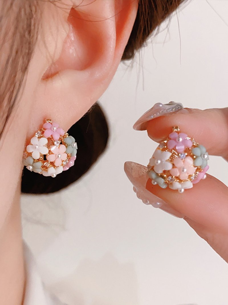 Coo+i/(W)フラワーボールバスケット型ピアス スレンダー アクセサリー・腕時計 ピアス ピンク