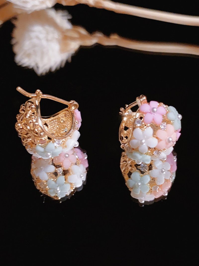 Coo+i/(W)フラワーボールバスケット型ピアス スレンダー アクセサリー・腕時計 ピアス ピンク