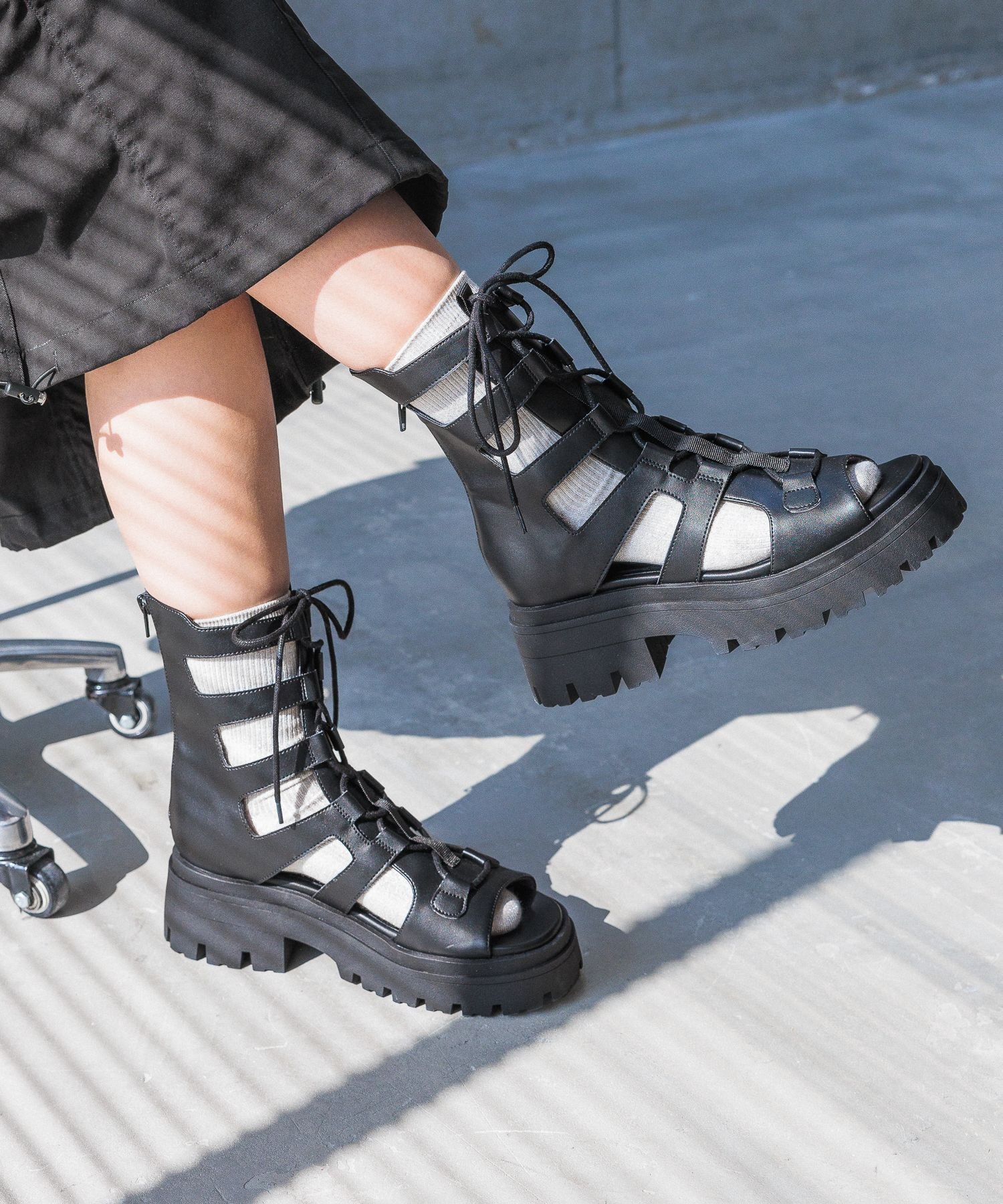 【SALE／48%OFF】PAGEBOY レースアップブーツサンダル ページボーイ シューズ・靴 サンダル ブラウン ブラック【送料無料】のサムネイル