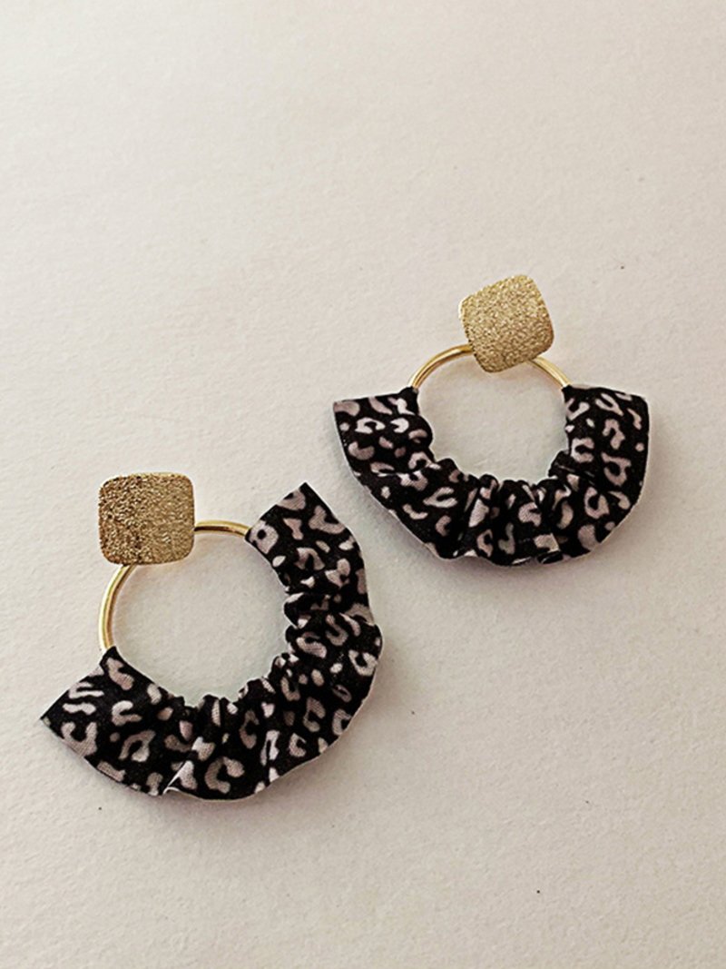 【SALE／55%OFF】Coo+i Coo+i/(W)サークルピアス スレンダー アクセサリー・腕時計 ピアス ブラック