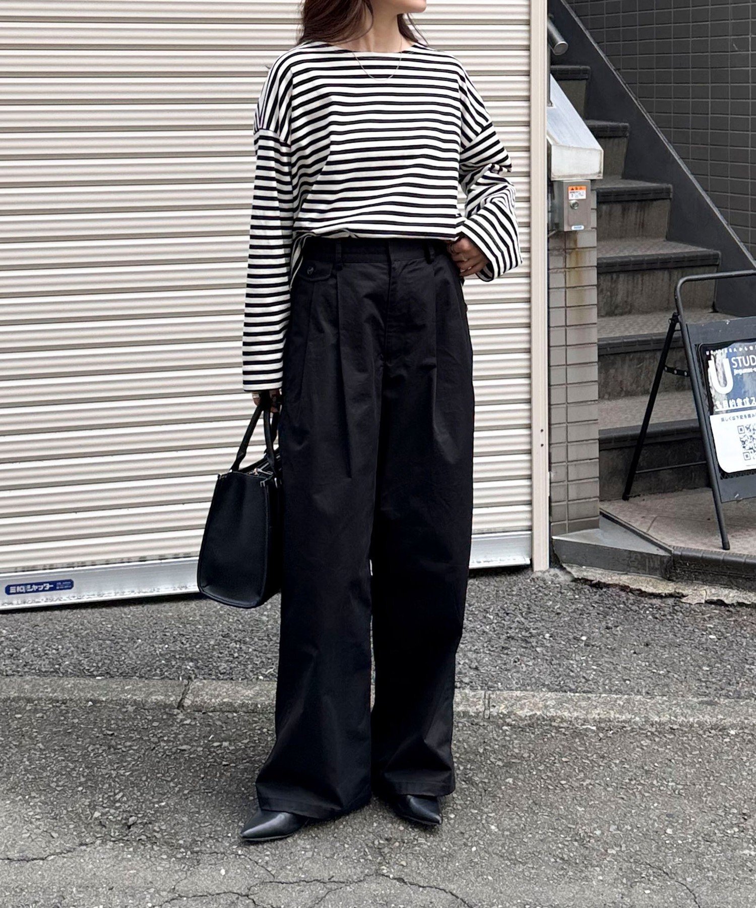 ボリュームデザインチノパンツ フレディ アンド グロスター パンツ その他のパンツ ベージュ ブラック
