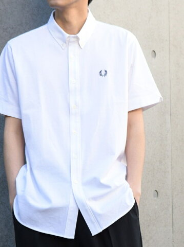 SHIPS 【WEB限定/SHIPS別注】FRED PERRY: 抗菌・防臭 鹿の子 ボタンダウン シャツ シップス シャツ/ブラウス 半袖シャツ ホワイト ブルー ネイビー【送料無料】