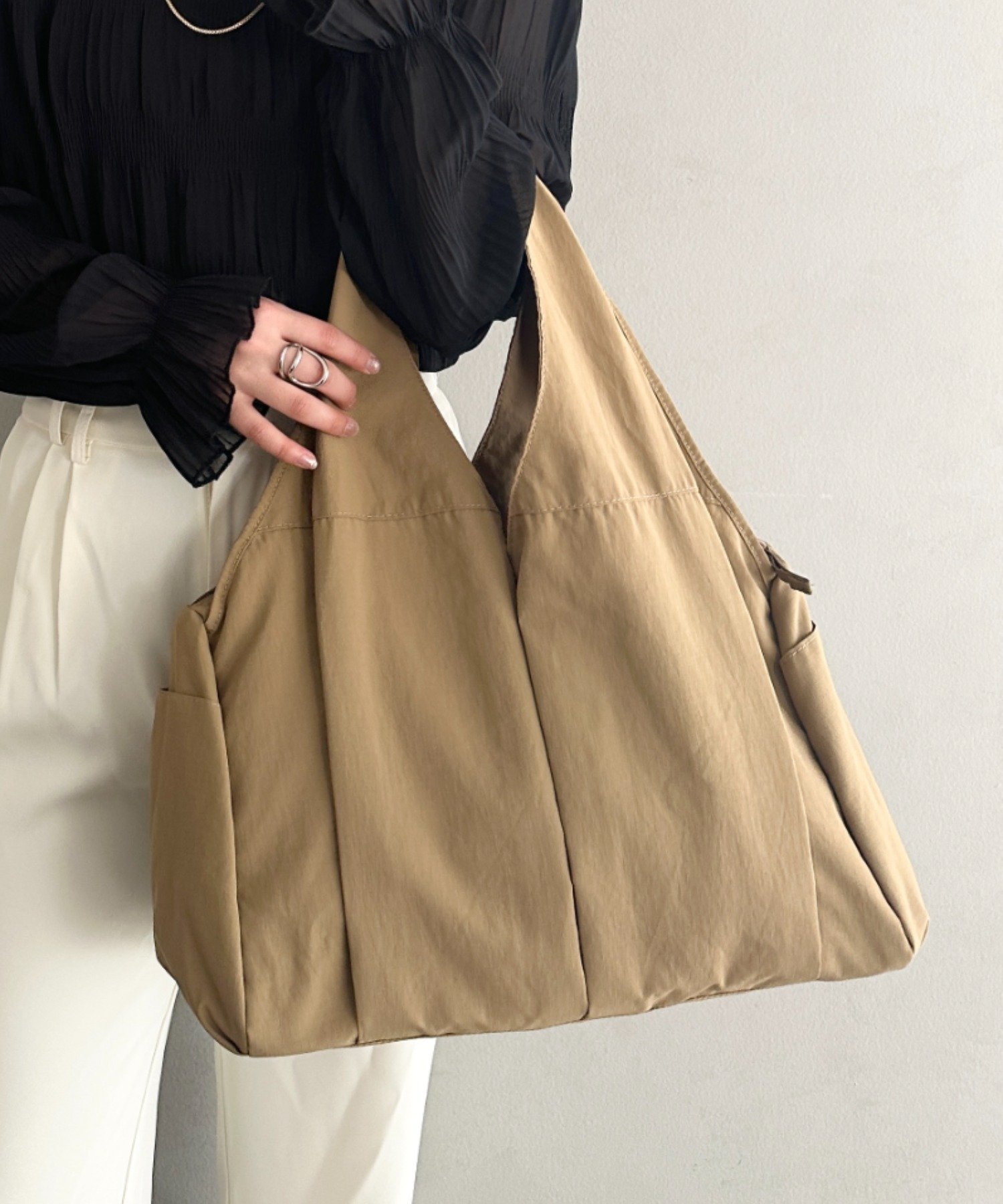 【SALE／25%OFF】MYMOOD. 【A4収納可/大容量】6ポケット付き 仕切り付き軽量ナイロントートバッグ アウトフィッターラボ バッグ トートバッグ ピンク ネイビー ベージュ カーキグリーン ブラック