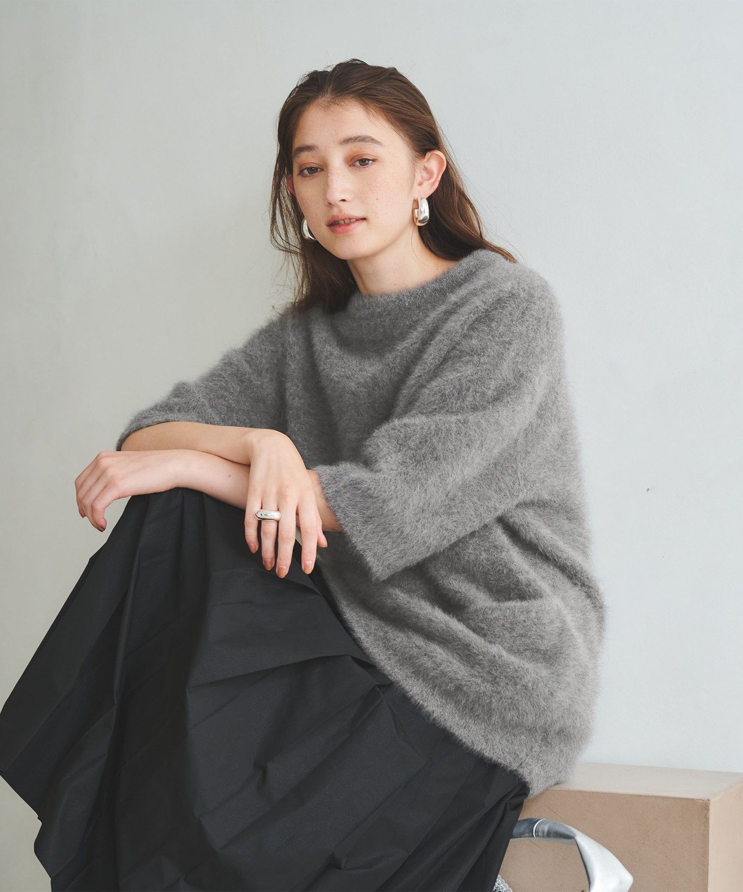 UNITED ARROWS フォックスカシミヤ オーバーミドル プルオーバー ユナイテッドアローズ トップス ニット グレー ブラック【送料無料】のサムネイル