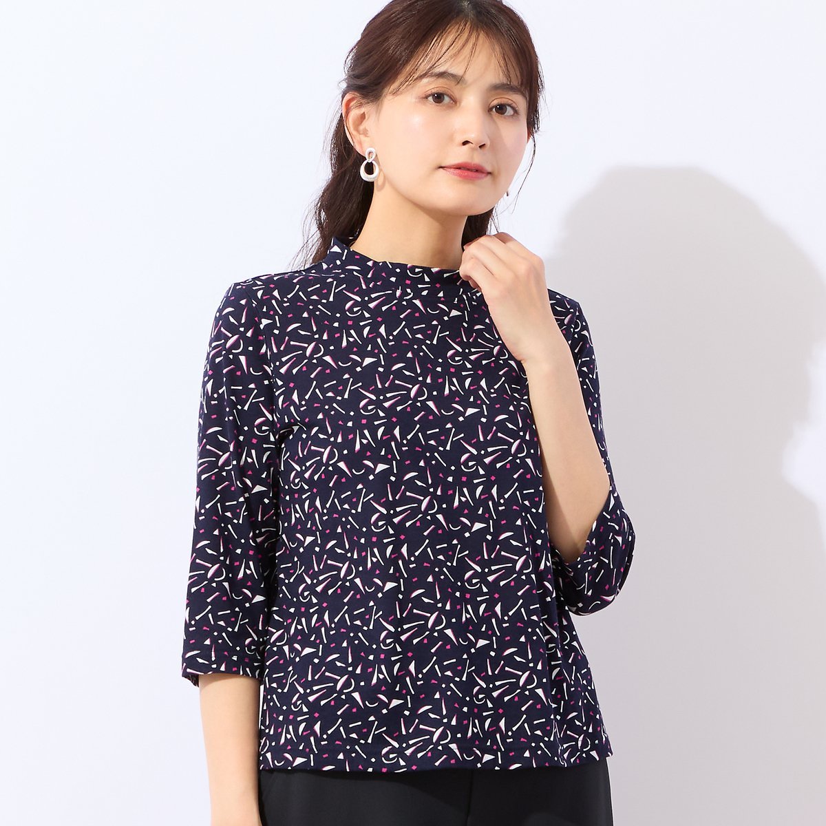 LOBJIE 【洗える・日本製・綿100%】幾何柄ボトルネックカットソー ロブジェ トップス カットソー・Tシャツ ブラック ホワイト