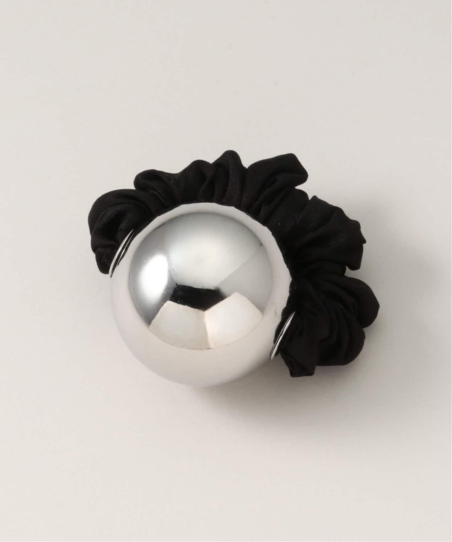 U by SPICK&SPAN 【heyep/ヘイップ】 Big Metal Ball Silk Scrunchie ユーバイスピックアンドスパン ヘアアクセサリー その他のヘアアクセサリー ブラック【送料無料】