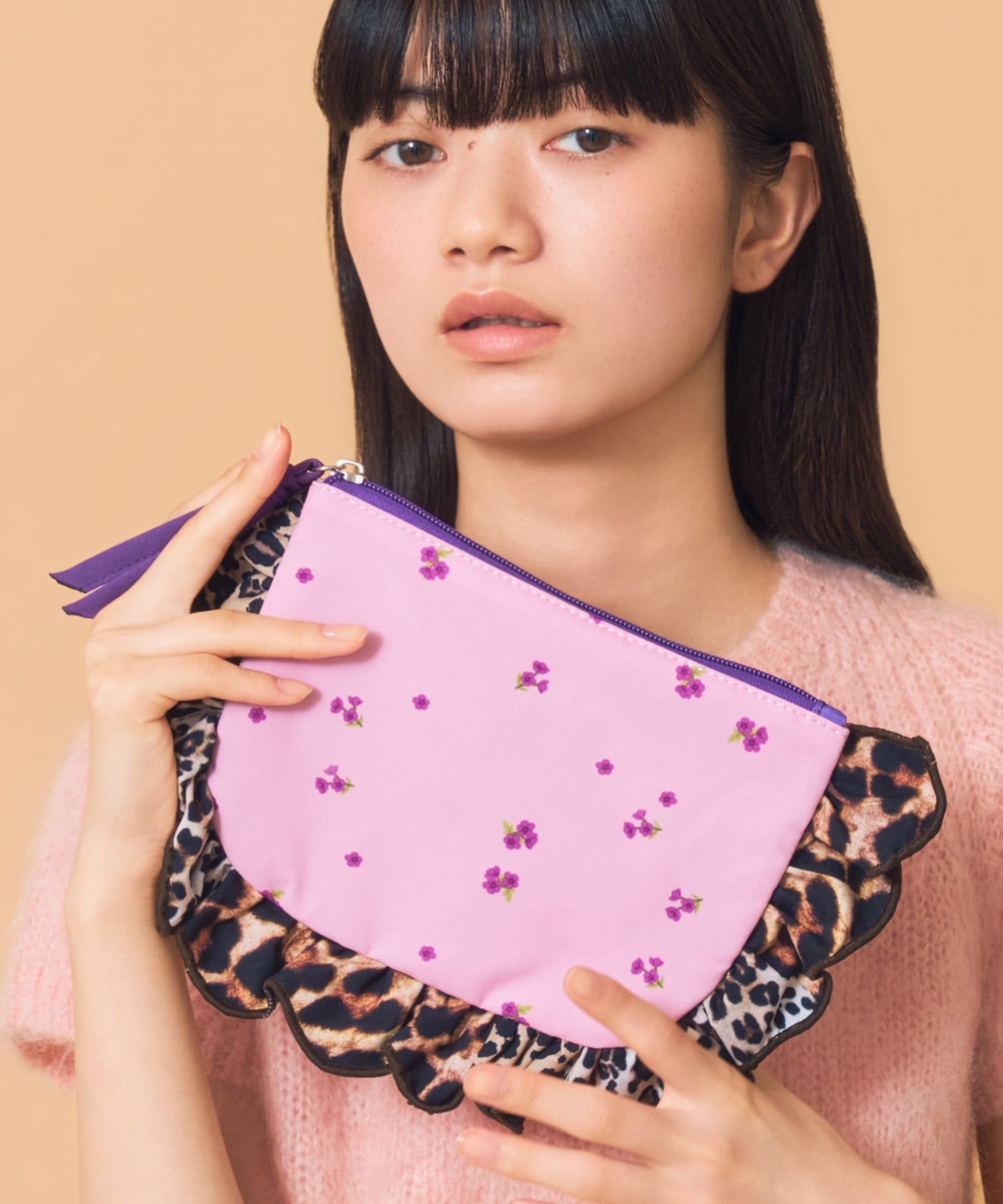 Casselini(キャセリーニ)プリントフリルポーチ キャセリーニ 財布・ポーチ・ケース ポーチ パープル ブラック
