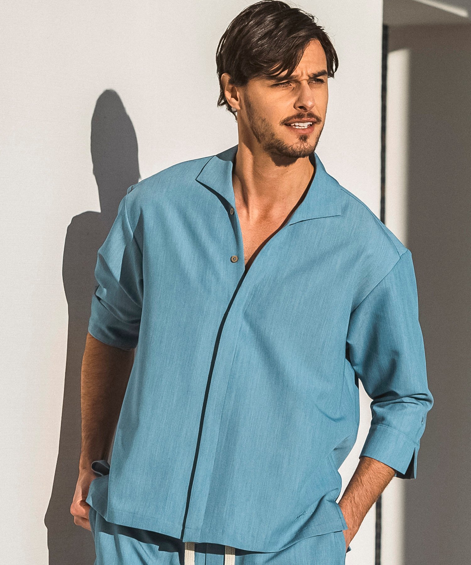 1PIU1UGUALE3 RELAX 1PIU1UGUALE3 RELAX イタリアンカラー刺繍ロゴインディゴシャツ シフォン トップス シャツ・ブラウス ネイビー ブラック