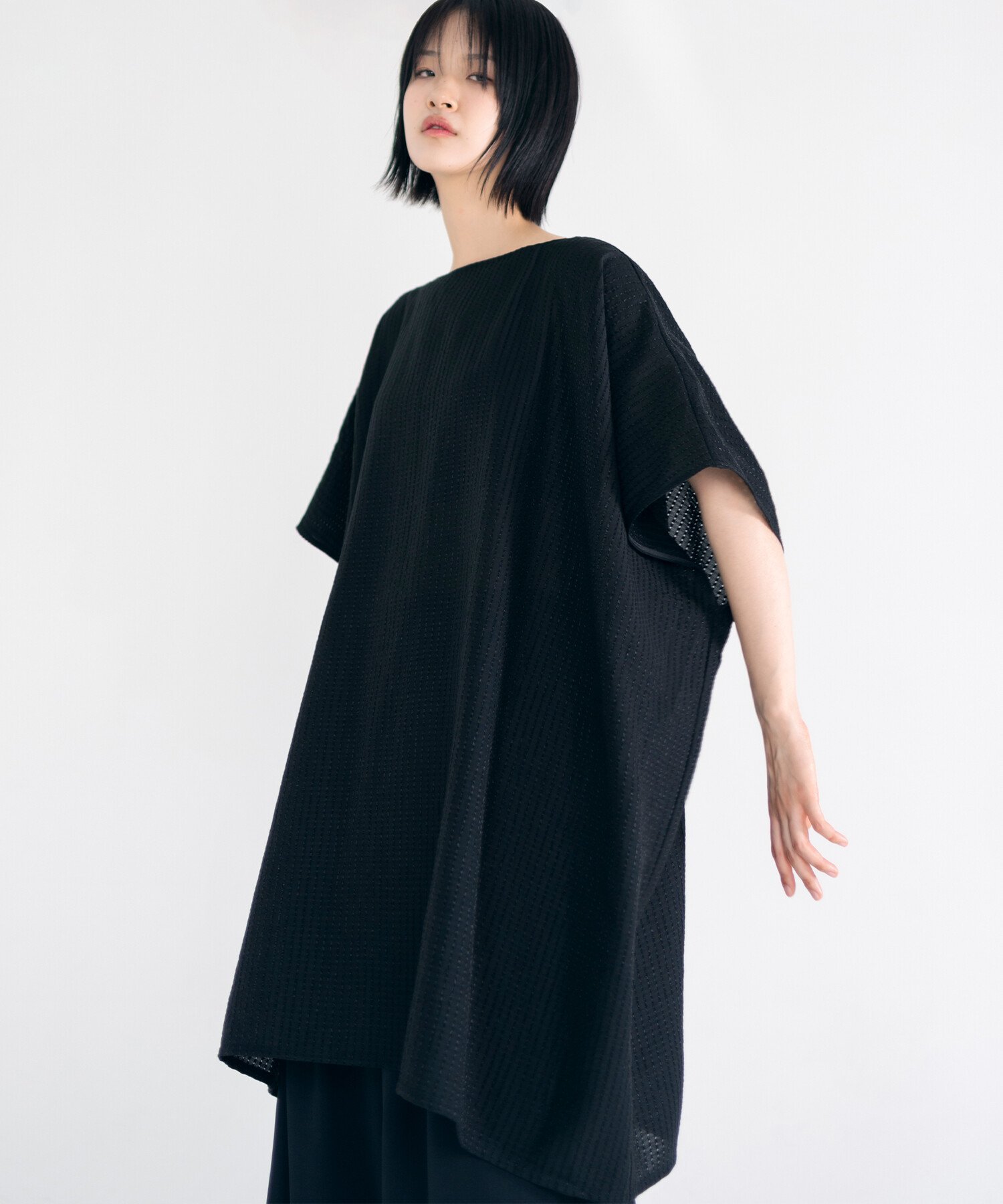 【SALE／30%OFF】Bshop eunoia｜ボートネックポンチョ WOMEN ビショップ トップス シャツ・ブラウス ブラック【送料無料】 stylife-15704690 Rakuten Fashion サンプル画像2