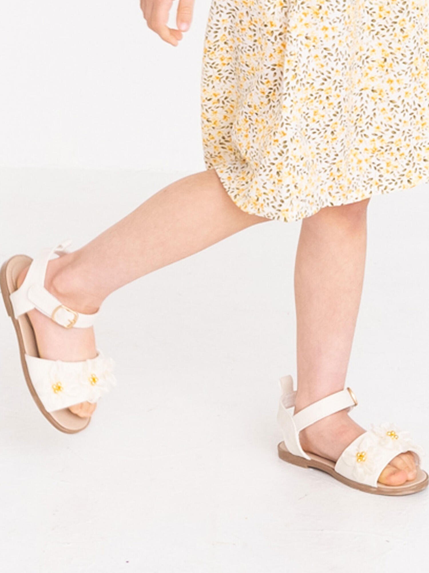 【SALE／30%OFF】SLAP SLIP 花 モチーフ ストラップ サンダル (14~18cm) ベベ オンライン ストア シューズ・靴 サンダル ホワイト ピンクのサムネイル