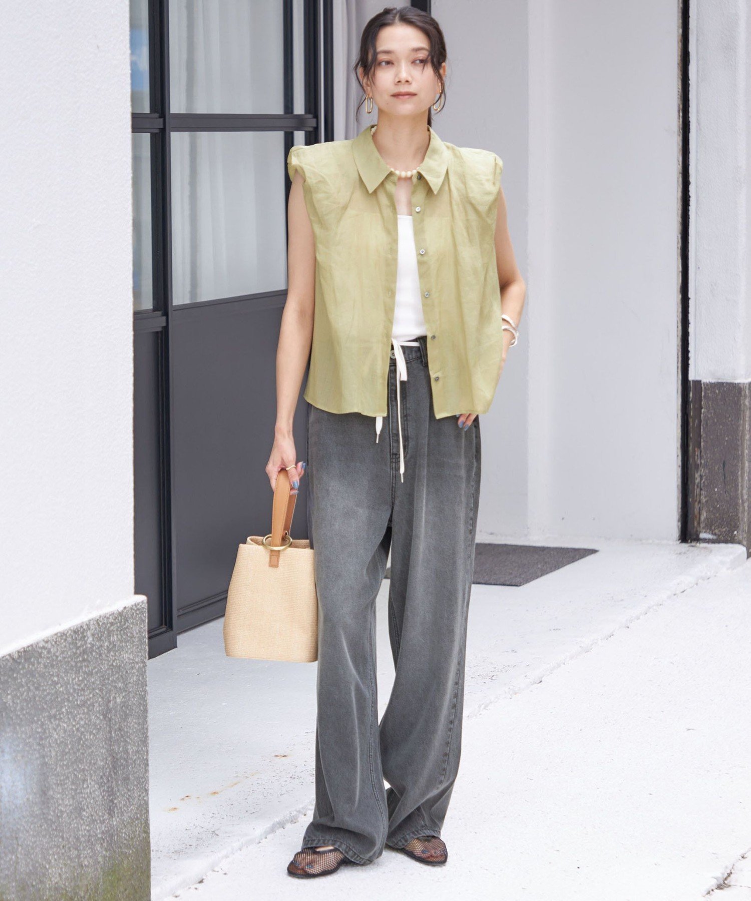 【SALE／40%OFF】SHIPS WOMEN ＜洗濯機可能＞ドロスト イージー デニム パンツ(ダークグレー) シップス パンツ ジーンズ・デニムパンツ【送料無料】