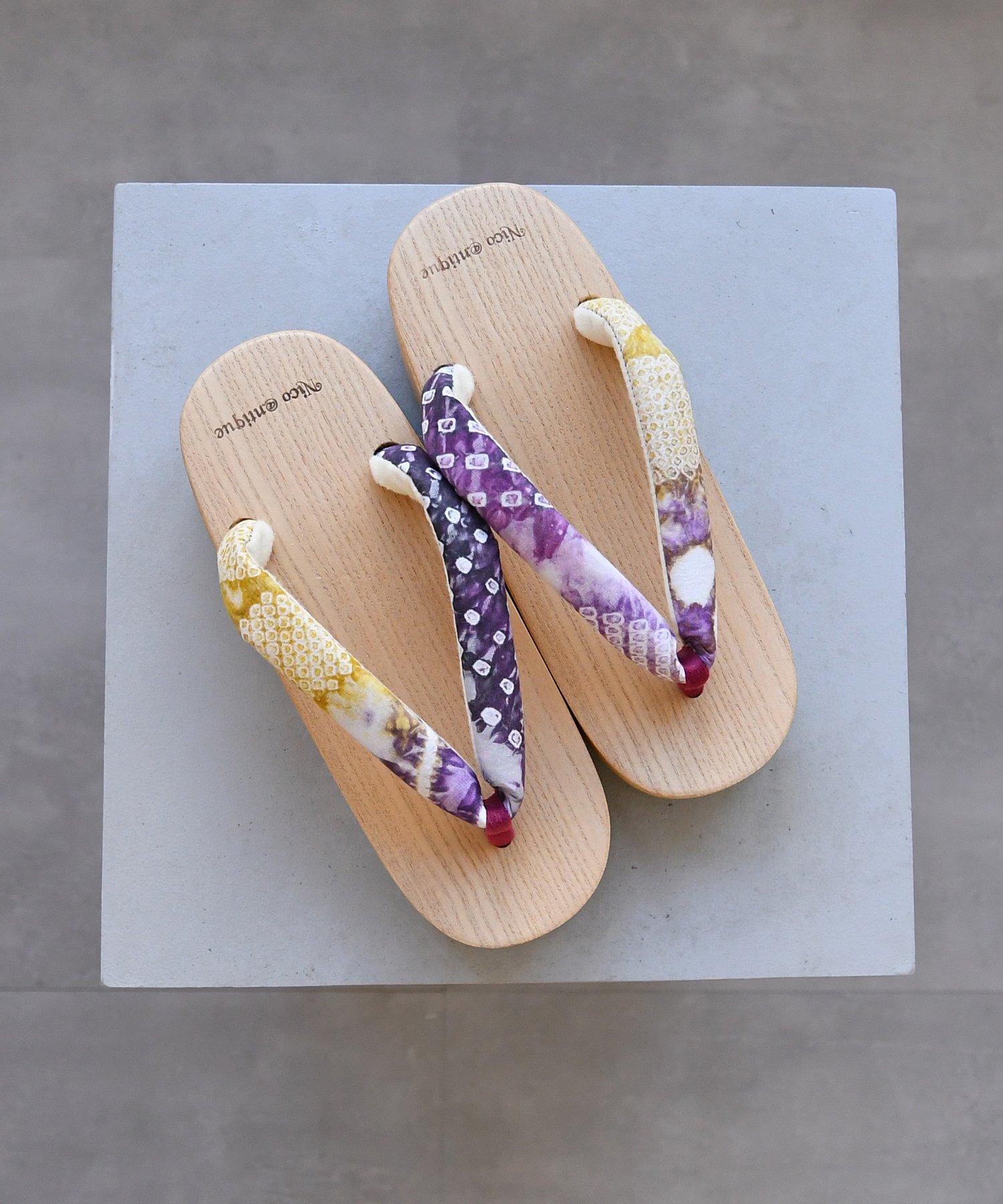 Nico@ntique ニコアンティーク 高級桐下駄 有松絞り鼻緒 Sサイズ 舟形 白木 ウタタネ 着物・浴衣・和装小物 和装小物 ベージュ【送料無料】 2