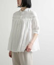 URBAN RESEARCH DOORS（アーバンリサーチドアーズ）Scye LinenTuckedPuff SleeveBlouse【Scye(サイ)】テーラー用語で袖ぐり、鎌の意。英国クラシックをベースに現代的視点から様々な要素を加え再構築したリアルクローズを提案する2000年スタートのメインライン。【2024Spring/Summer】【24SS】※商品画像は、光の当たり具合やパソコンなどの閲覧環境により、実際の色味と異なって見える場合がございます。予めご了承ください。※商品の色味の目安は、商品単体の画像をご参照ください。▼お気に入り登録のおすすめ▼お気に入り登録商品は、マイページにて現在の価格情報や在庫状況の確認が可能です。お買い物リストの管理に是非ご利用下さい。素材感透け感:ややあり伸縮性:なし裏地:なし光沢:なしポケット:なし店舗にてお問い合わせの際は、下記の品番をお申し付け下さい。品番：DW45-1224-31006モデル身長：162cm　着用サイズ：38型番：488265-i2H-1D KR2235【採寸】サイズ肩幅着丈身幅袖丈3847cm63.5cm約58cm26cm4048cm65.5cm約59cm27cm商品のサイズについて【商品詳細】日本素材：麻100%サイズ：38、40※画面上と実物では多少色具合が異なって見える場合もございます。ご了承ください。商品のカラーについて 【予約商品について】 ※「先行予約販売中」「予約販売中」をご注文の際は予約商品についてをご確認ください。URBAN RESEARCH DOORS（アーバンリサーチドアーズ）Scye LinenTuckedPuff SleeveBlouse【Scye(サイ)】テーラー用語で袖ぐり、鎌の意。英国クラシックをベースに現代的視点から様々な要素を加え再構築したリアルクローズを提案する2000年スタートのメインライン。【2024Spring/Summer】【24SS】※商品画像は、光の当たり具合やパソコンなどの閲覧環境により、実際の色味と異なって見える場合がございます。予めご了承ください。※商品の色味の目安は、商品単体の画像をご参照ください。▼お気に入り登録のおすすめ▼お気に入り登録商品は、マイページにて現在の価格情報や在庫状況の確認が可能です。お買い物リストの管理に是非ご利用下さい。素材感透け感:ややあり伸縮性:なし裏地:なし光沢:なしポケット:なし店舗にてお問い合わせの際は、下記の品番をお申し付け下さい。品番：DW45-1224-31006モデル身長：162cm　着用サイズ：38型番：488265-i2H-1D KR2235【採寸】サイズ肩幅着丈身幅袖丈3847cm63.5cm約58cm26cm4048cm65.5cm約59cm27cm商品のサイズについて【商品詳細】日本素材：麻100%サイズ：38、40※画面上と実物では多少色具合が異なって見える場合もございます。ご了承ください。商品のカラーについて 【予約商品について】 ※「先行予約販売中」「予約販売中」をご注文の際は予約商品についてをご確認ください。■重要なお知らせ※ 当店では、ギフト配送サービス及びラッピングサービスを行っておりません。ご注文者様とお届け先が違う場合でも、タグ（値札）付「納品書 兼 返品連絡票」同梱の状態でお送り致しますのでご了承ください。 ラッピング・ギフト配送について※ 2点以上ご購入の場合、全ての商品が揃い次第一括でのお届けとなります。お届け予定日の異なる商品をお買い上げの場合はご注意下さい。お急ぎの商品がございましたら分けてご購入いただきますようお願い致します。発送について ※ 買い物カートに入れるだけでは在庫確保されませんのでお早めに購入手続きをしてください。当店では在庫を複数サイトで共有しているため、同時にご注文があった場合、売切れとなってしまう事がございます。お手数ですが、ご注文後に当店からお送りする「ご注文内容の確認メール」をご確認ください。ご注文の確定について ※ Rakuten Fashionの商品ページに記載しているメーカー希望小売価格は、楽天市場「商品価格ナビ」に登録されている価格に準じています。 商品の価格についてURBAN RESEARCH DOORSURBAN RESEARCH DOORSのシャツ・ブラウストップスご注文・お届けについて発送ガイドラッピンググッズ3,980円以上送料無料ご利用ガイド