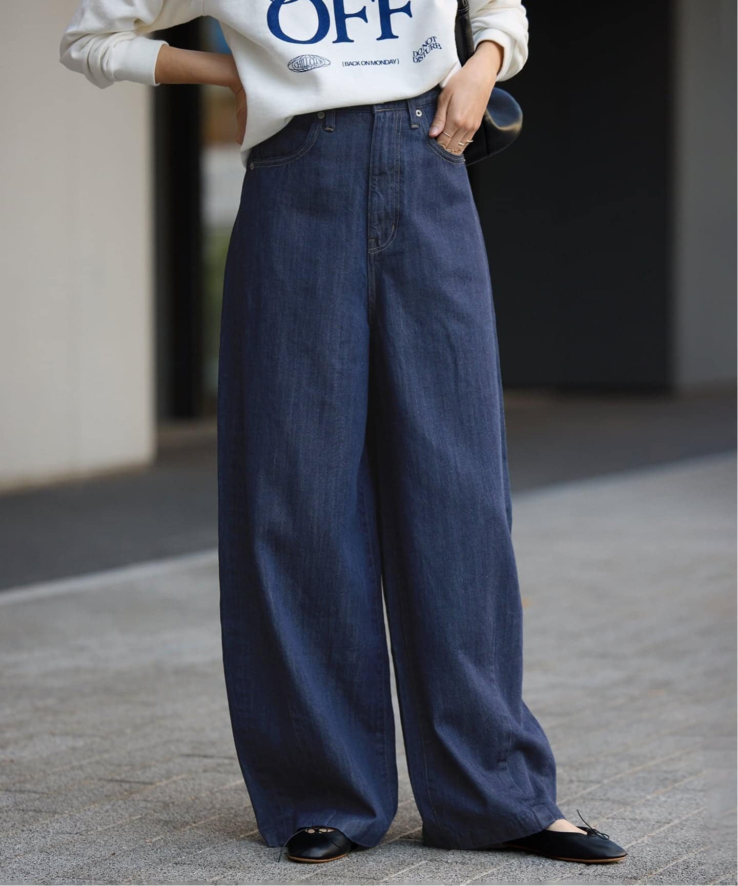 SLOBE IENA 《4サイズ展開/予約》LE DENIM PEG カーブワイドデニム スローブ イエナ パンツ ジーンズ・デニムパンツ ネイビー【送料無料】のサムネイル