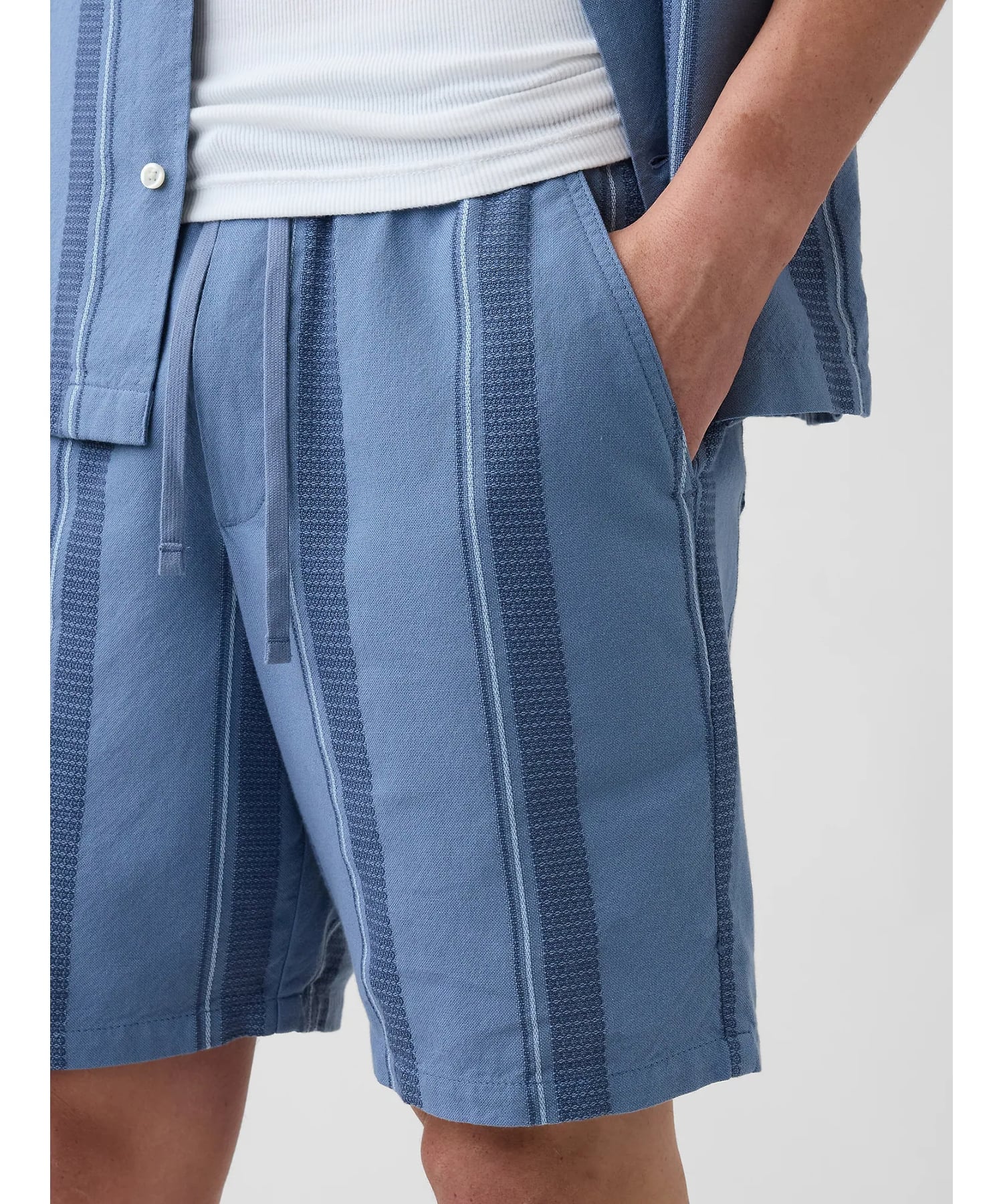 【SALE／59%OFF】GAP (M)7インチ イージーウエスト テクスチャー ストライプ ショートパンツ ギャップ パンツ その他のパンツ ブラウン ブルー