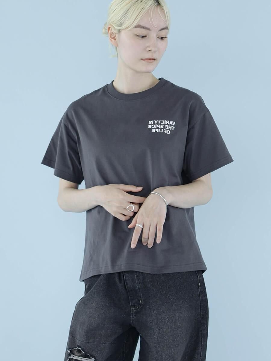 :ETHR OF BACK LOGO PRINT T-SHIRT ラシュッド トップス カットソー・Tシャツ ホワイト