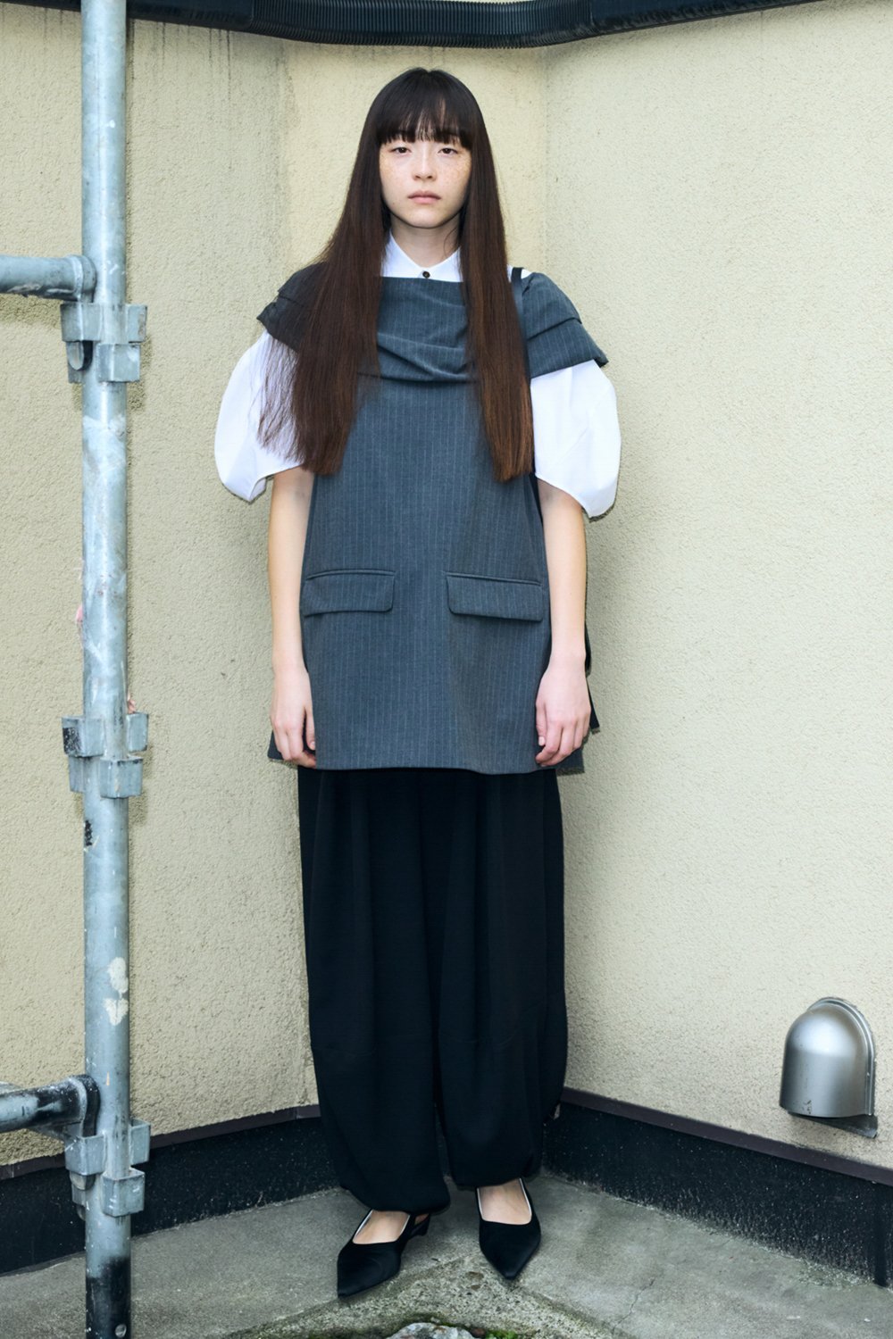 ENFOLD BOX-TUCK PANTS エンフォルド パンツ スラックス・ドレスパンツ ブラック
