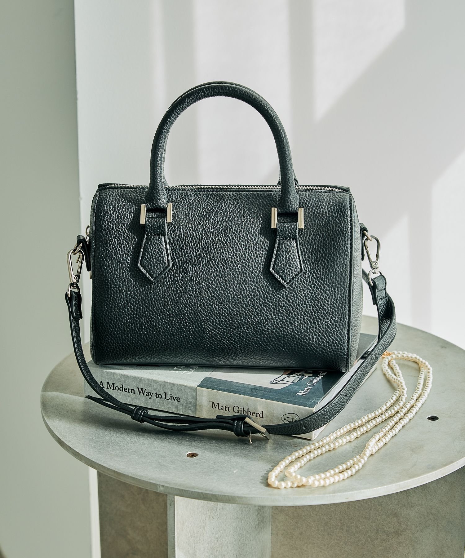 LEPSIM 【入卒式/セレモニー】ショルダーボストンバッグ レプシィム バッグ ショルダーバッグ ブラック ホワイト【送料無料】のサムネイル