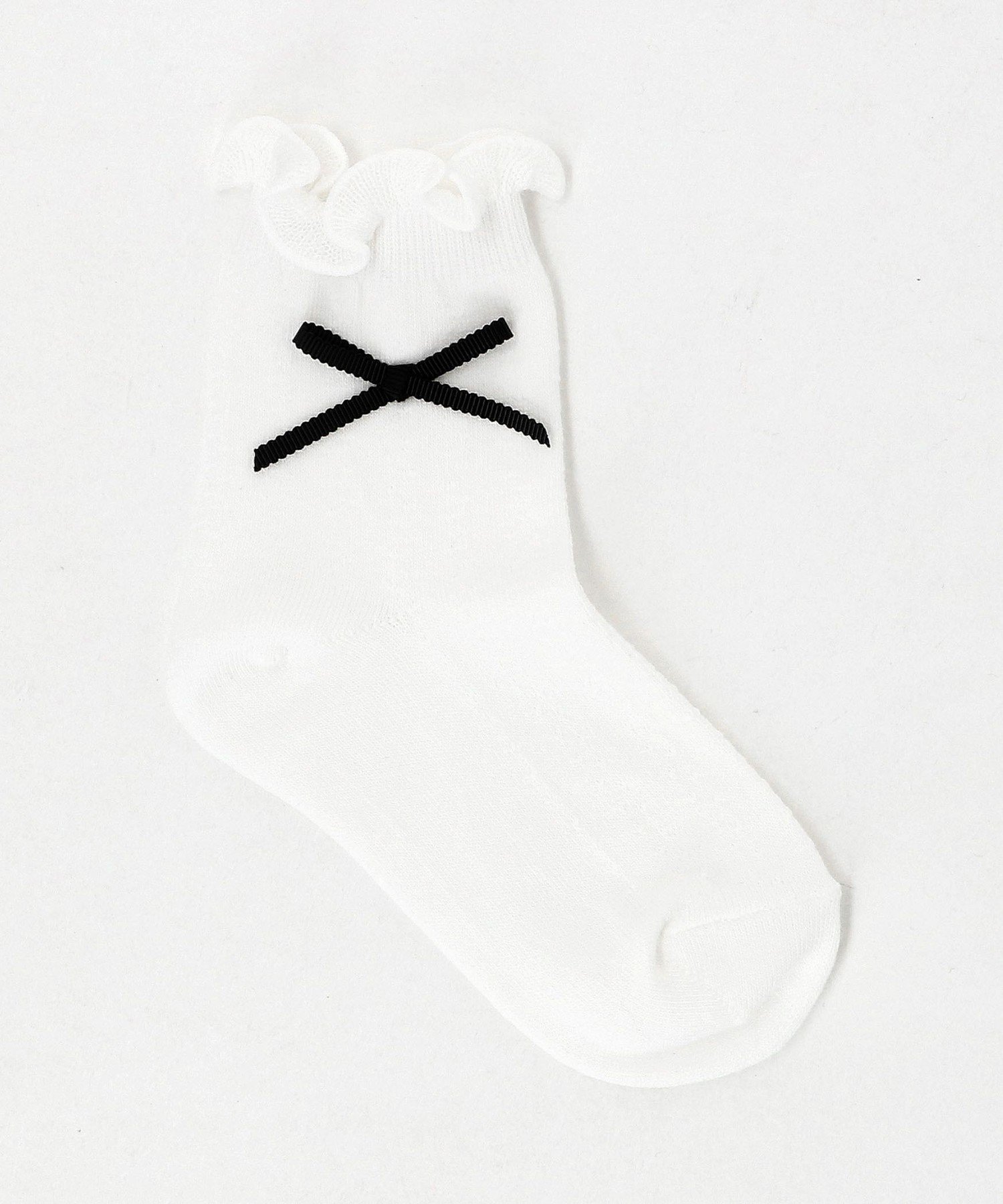UNITED ARROWS LTD. OUTLET（ユナイテッドアローズ アウトレット）リボン クルー ソックス / 靴下 / キッズ 17cm-19cm装いを引き立てる小物■デザイン入学式や卒園式、発表会など、晴れの日のスタイリングに合わせると素敵なソックスをご用意しました。印象的なサイズのリボンモチーフが可憐な装いにさりげないアクセントをプラス。シンプルなデザインで、特別な日の足元から普段使いまで活躍します。・同型でサイズ違いのご用意もございます。対象品番：38856000005#セレモニー、#オケージョン、#フォーマル、#入学、#入園、#卒業、#卒園、#七五三、#発表会、#お出掛け、#パーティー、#結婚式【注意事項】※商品を使用前に、タグ等に記載されている「取り扱い上の注意書き」、「洗濯表示」を必ずご確認ください。※商品画像は、光の当たり具合やパソコンなどの閲覧環境により、実際の色味と異なって見える場合がございます。あらかじめご了承ください。※商品の色味の目安は、商品単体の画像をご参照ください。【アウトレット商品のご説明】・アウトレット商品につきましては包装やパッケージに破損・汚れが見られる場合にも、商品に欠陥が認められない際にはそのままの状態でお送りいたします。・返品、ご注文確定後の内容変更・追加注文はお受けできません。・セールアイテムは予告なく価格の変更を行う場合がございますが、ご購入後のアイテムについての価格変更はお受けいたしかねます。また、タグの表記と購入価格が異なる場合がございます。・"不良品"、"ご注文内容と異なる商品"が到着した場合は、お客様よりご連絡をいただいた時点で弊社に在庫がある場合に限り、交換対応いたします。なお、セールアイテムのため、お品切れの場合は返金でのご対応といたします。型番：38356000005-01-85 TA3236【採寸】17-19cm：高さ12商品のサイズについて【商品詳細】-素材：コットン アクリル その他サイズ：17-19cm-※画面上と実物では多少色具合が異なって見える場合もございます。ご了承ください。商品のカラーについてUNITED ARROWS LTD. OUTLET（ユナイテッドアローズ アウトレット）リボン クルー ソックス / 靴下 / キッズ 17cm-19cm装いを引き立てる小物■デザイン入学式や卒園式、発表会など、晴れの日のスタイリングに合わせると素敵なソックスをご用意しました。印象的なサイズのリボンモチーフが可憐な装いにさりげないアクセントをプラス。シンプルなデザインで、特別な日の足元から普段使いまで活躍します。・同型でサイズ違いのご用意もございます。対象品番：38856000005#セレモニー、#オケージョン、#フォーマル、#入学、#入園、#卒業、#卒園、#七五三、#発表会、#お出掛け、#パーティー、#結婚式【注意事項】※商品を使用前に、タグ等に記載されている「取り扱い上の注意書き」、「洗濯表示」を必ずご確認ください。※商品画像は、光の当たり具合やパソコンなどの閲覧環境により、実際の色味と異なって見える場合がございます。あらかじめご了承ください。※商品の色味の目安は、商品単体の画像をご参照ください。【アウトレット商品のご説明】・アウトレット商品につきましては包装やパッケージに破損・汚れが見られる場合にも、商品に欠陥が認められない際にはそのままの状態でお送りいたします。・返品、ご注文確定後の内容変更・追加注文はお受けできません。・セールアイテムは予告なく価格の変更を行う場合がございますが、ご購入後のアイテムについての価格変更はお受けいたしかねます。また、タグの表記と購入価格が異なる場合がございます。・"不良品"、"ご注文内容と異なる商品"が到着した場合は、お客様よりご連絡をいただいた時点で弊社に在庫がある場合に限り、交換対応いたします。なお、セールアイテムのため、お品切れの場合は返金でのご対応といたします。型番：38356000005-01-85 TA3236【採寸】17-19cm：高さ12商品のサイズについて【商品詳細】-素材：コットン アクリル その他サイズ：17-19cm-※画面上と実物では多少色具合が異なって見える場合もございます。ご了承ください。商品のカラーについて