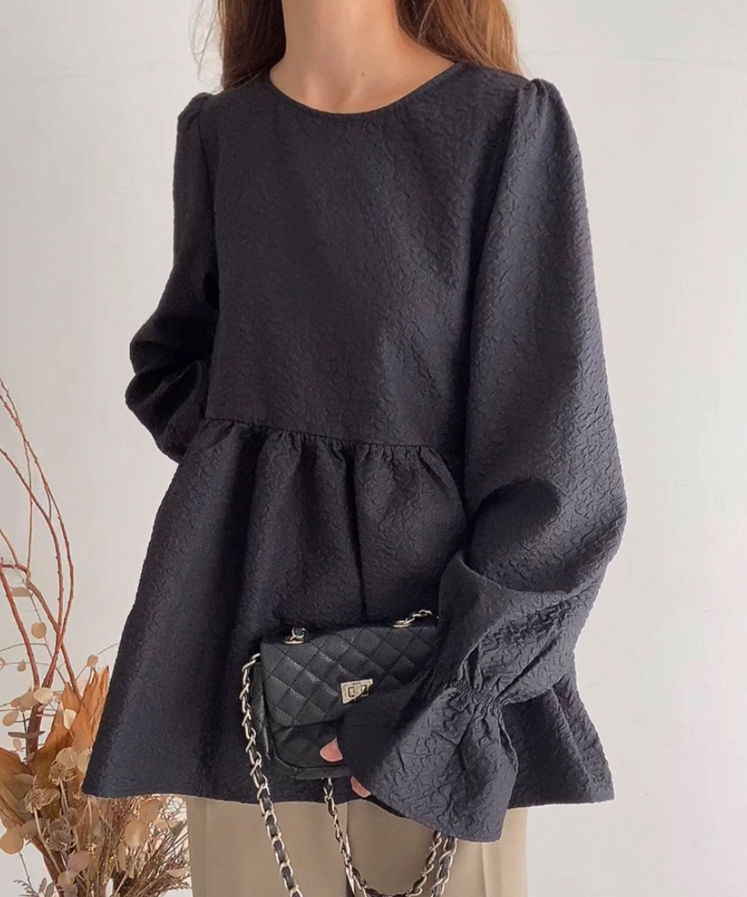 【SALE／32%OFF】JUNOAH FILLOU ふくれジャガードトップス ジュノア トップス シャツ・ブラウス ブラック ホワイト ブラウンのサムネイル