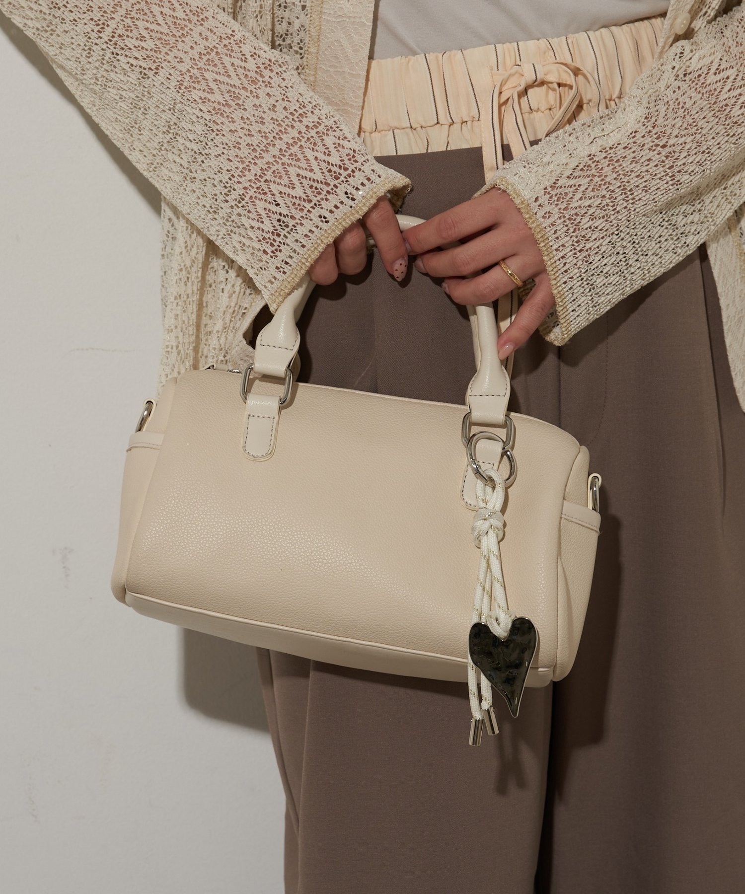 CIAOPANIC TYPY :≪オケージョン対応≫チャーム付きボストンBAG チャオパニックティピー バッグ ショルダーバッグ ベージュ ホワイト ブラック【送料無料】