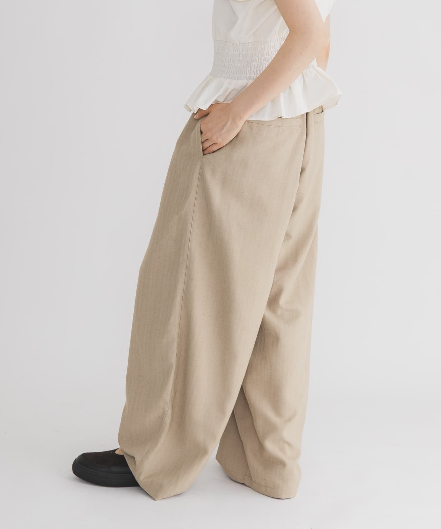 KBF リネンミックスWIDEコクーンパンツ ケービーエフ パンツ その他のパンツ ネイビー ベージュ