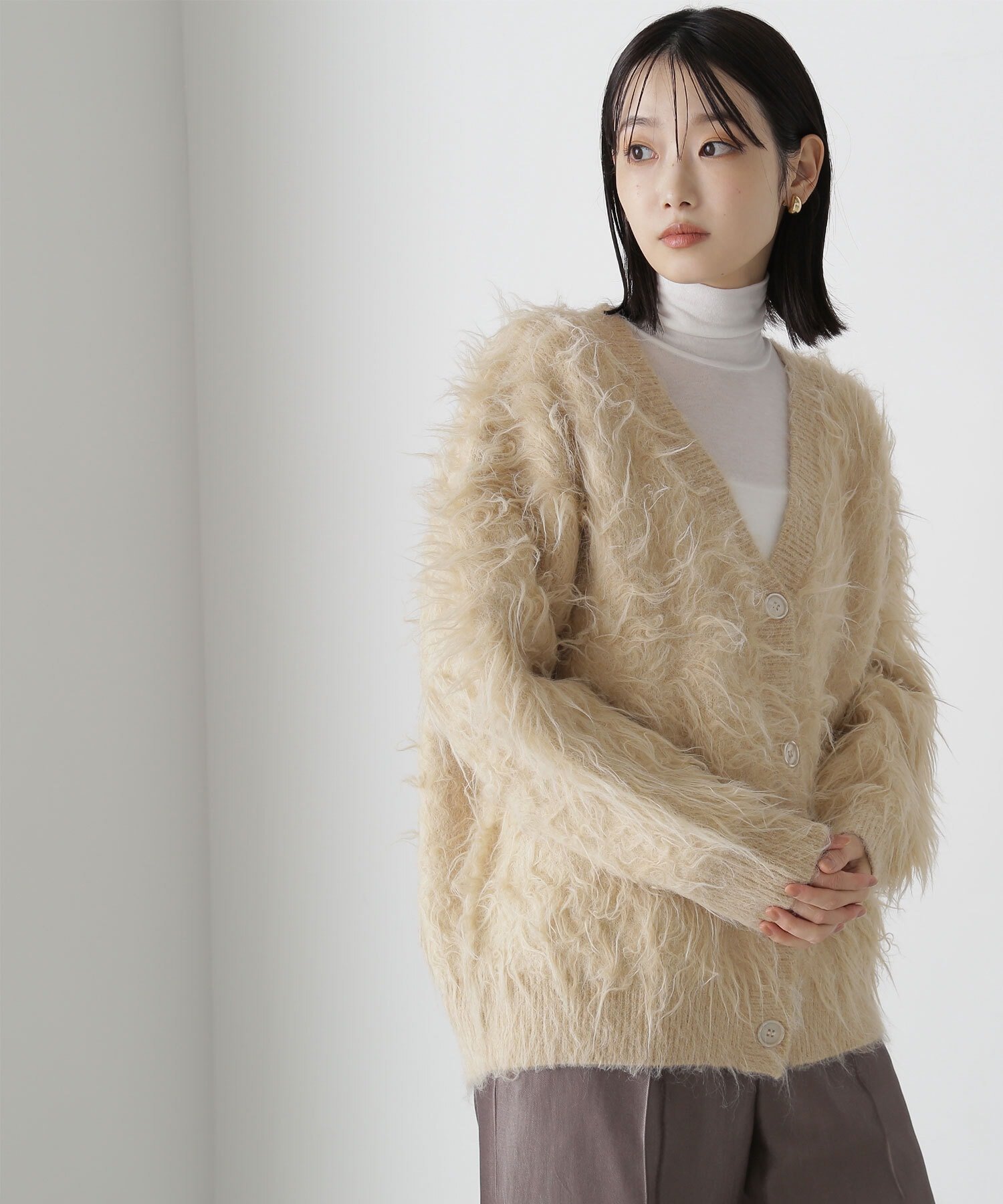 【SALE/60%OFF】NATURAL BEAUTY BASIC Vネック起毛コーディガン 24AW ナチュラルビューティベーシック トップス カーディガン ホワイト グレー ベージュ【送料無料】