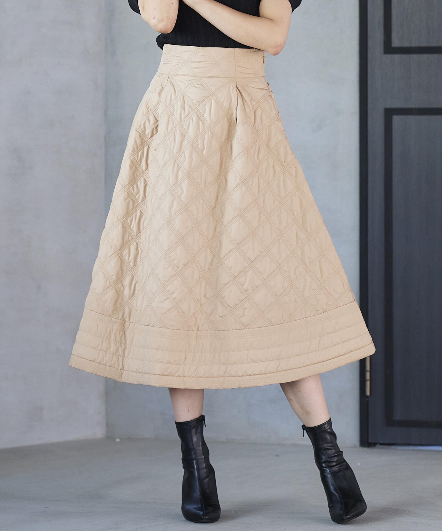 【SALE／30%OFF】QUEENS COURT 【大きいサイズ】キルティングフレアスカート≪洗濯機で洗える≫ クイーンズコート スカート ロング・マキシスカート ブラウン ホワイト ブラック【送料無料】のサムネイル