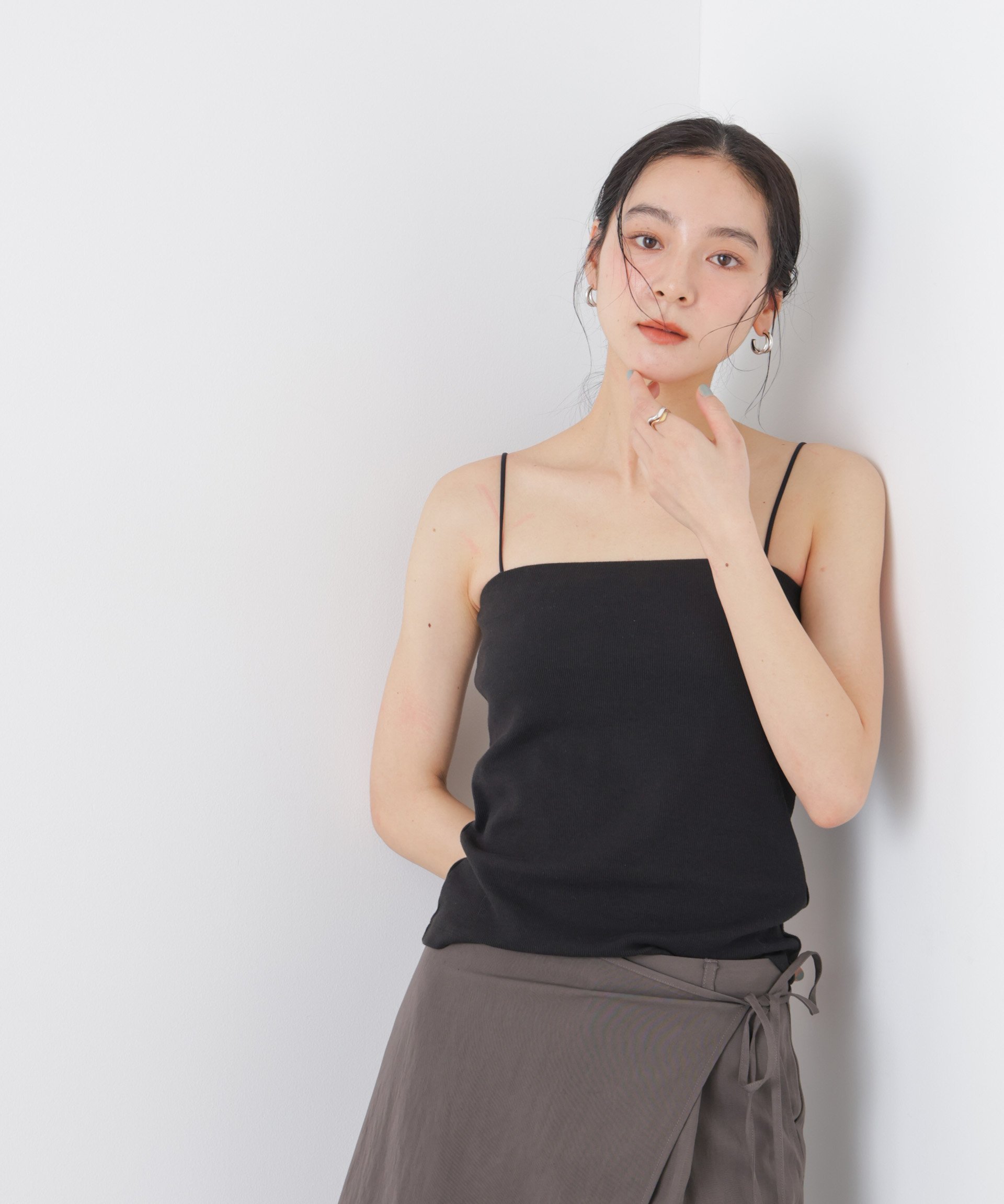 NANO universe カップ付き2wayキャミベアトップ ナノユニバース トップス カットソー・Tシャツ ブラック ホワイト【送料無料】 stylife-15500653 Rakuten Fashion サンプル画像3