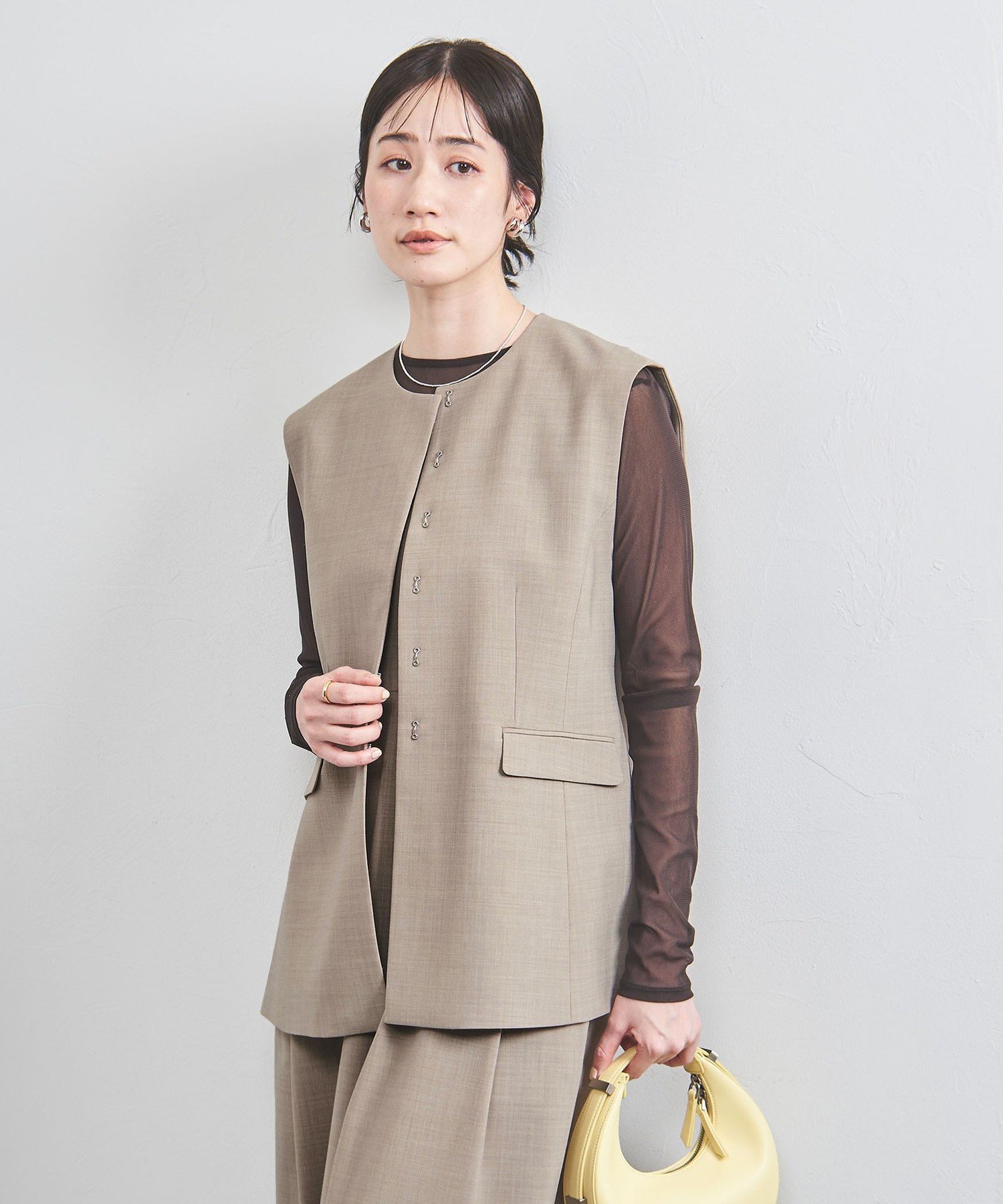 【SALE／50%OFF】UNITED ARROWS ノーカラー ベスト ユナイテッドアローズ アウトレット トップス ベスト・ジレ ベージュ ブラック【送料無料】