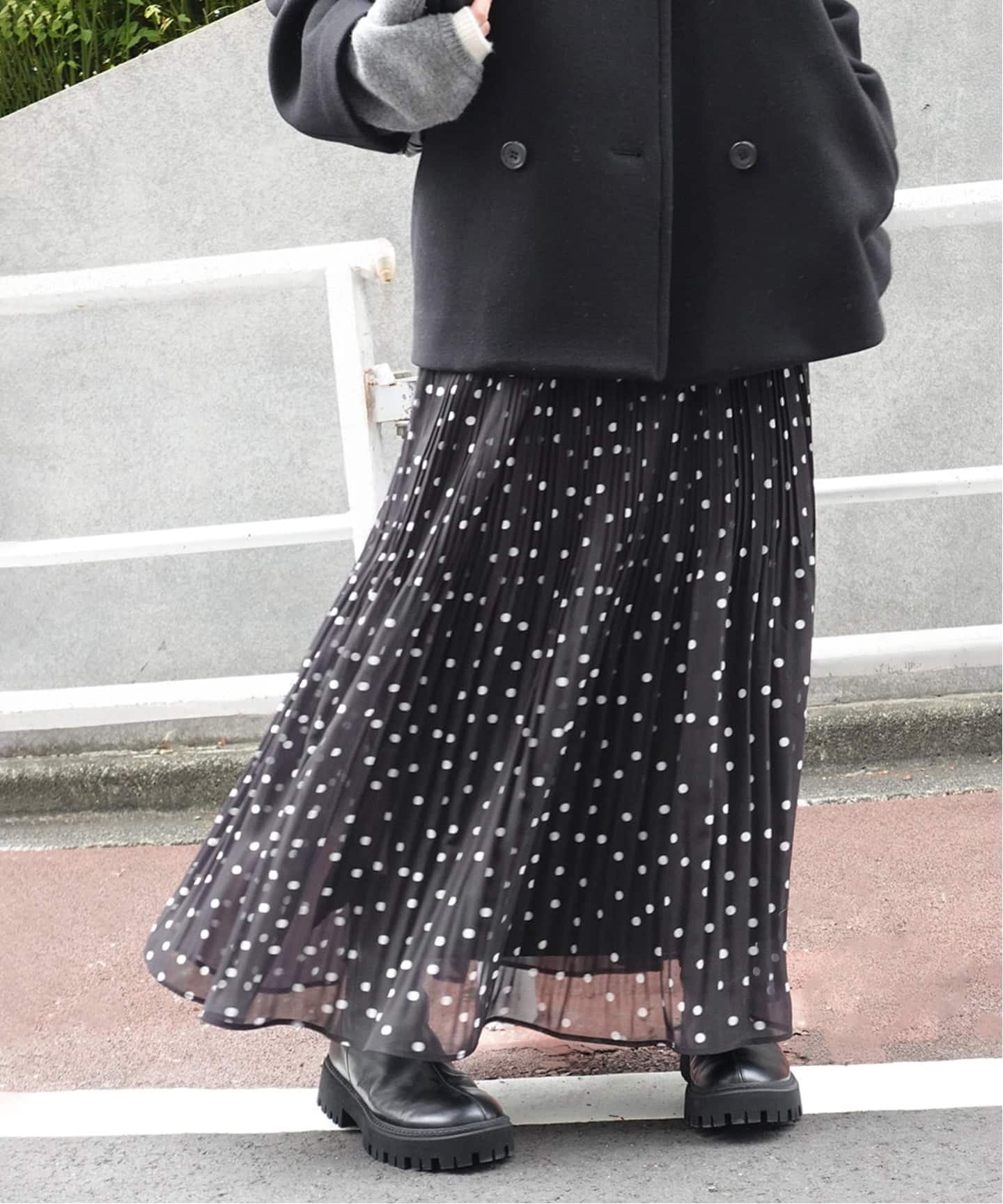 Spick & Span 《一部店舗+WEB限定予約》ドットプリーツイージースカート スピックアンドスパン スカート ロング・マキシスカート ホワイト ブラック...