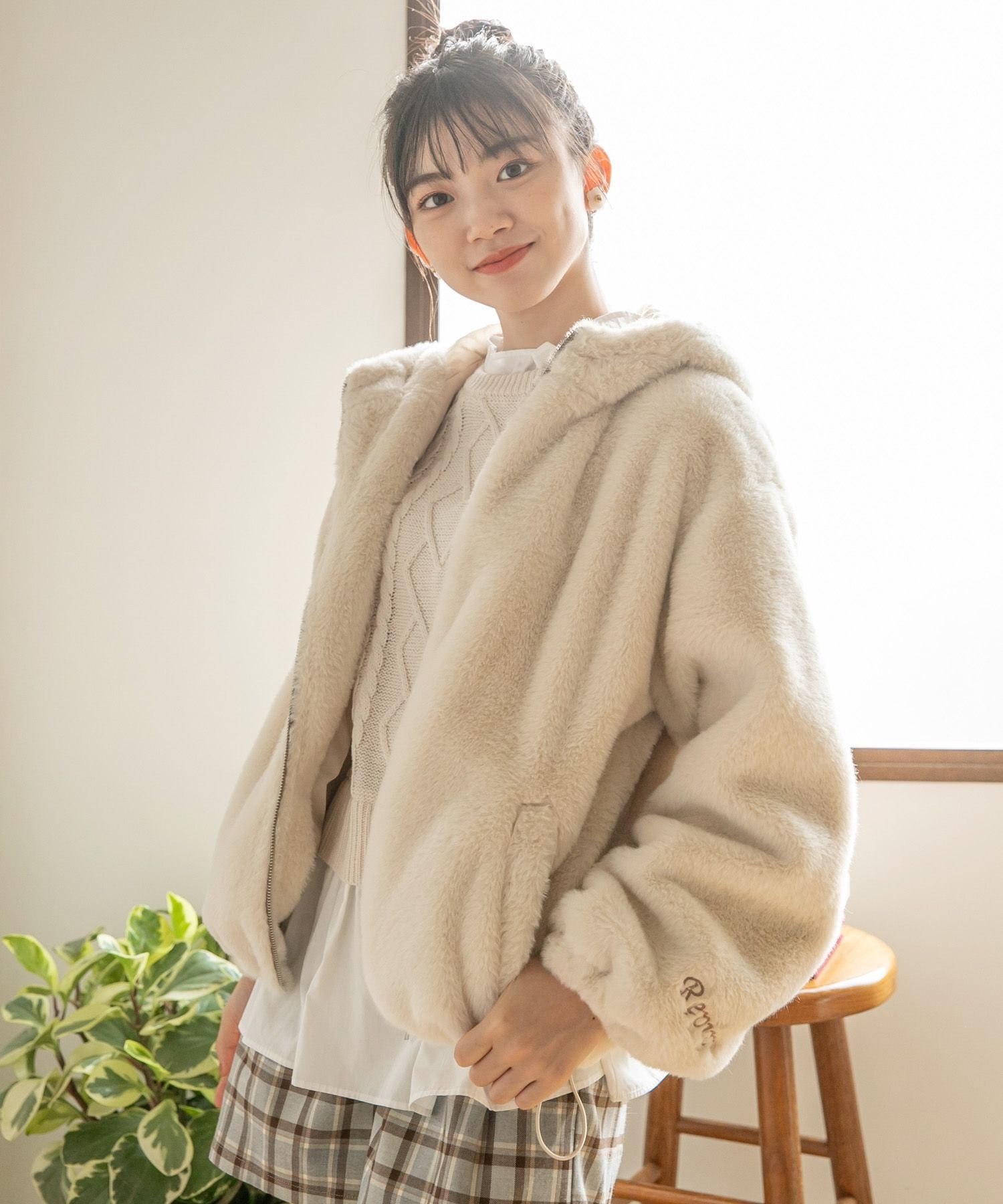 【SALE／50%OFF】repipi armario (K)モコモコファーフーディJKT レピピアルマリオ ジャケット・アウター その他のジャケット・アウター ホワイト グリーン ピンク ブラウンのサムネイル