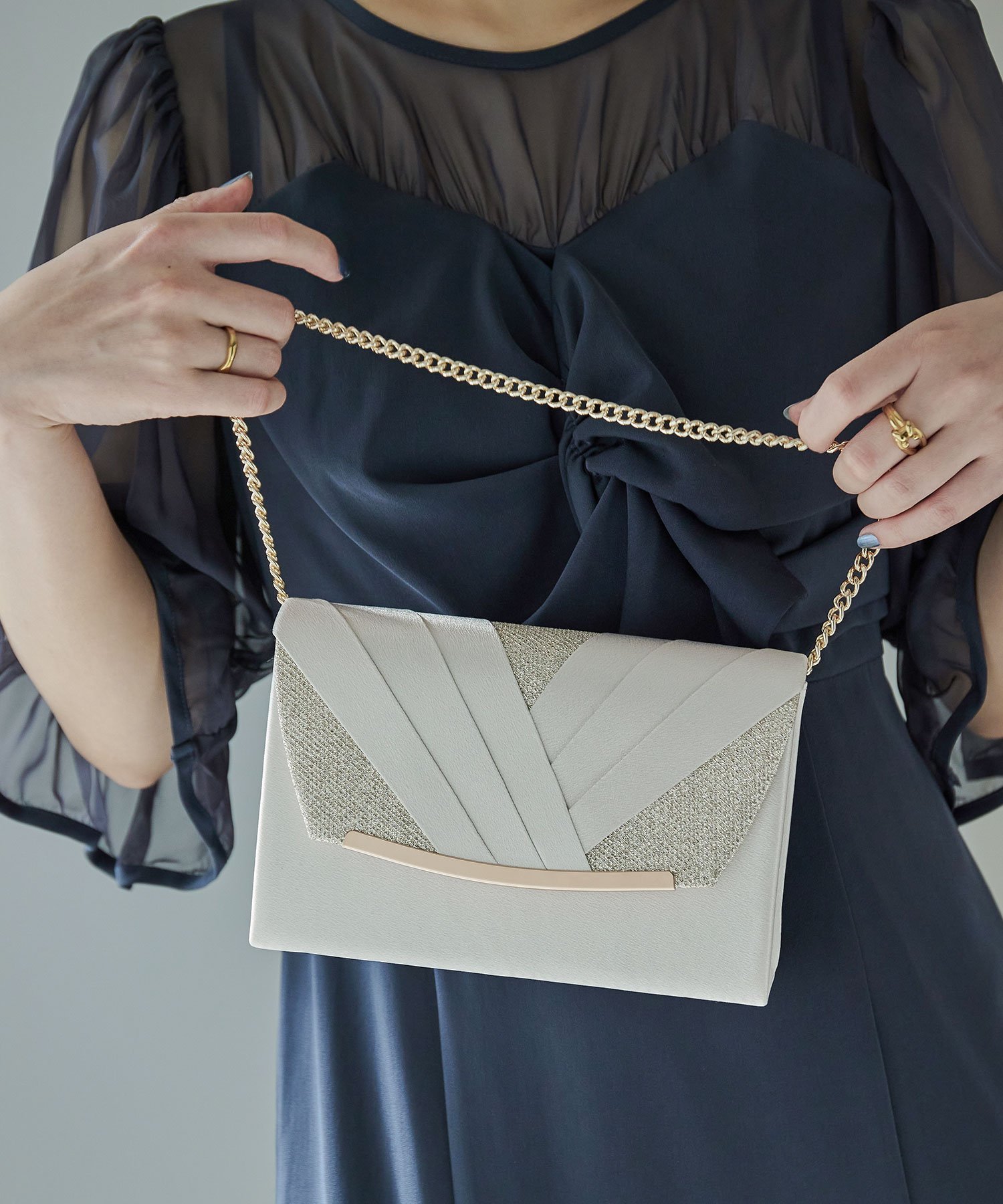 niana サテンラメプリーツクラッチパーティーバッグ ビーフラット バッグ クラッチバッグ ベージュ ブ..