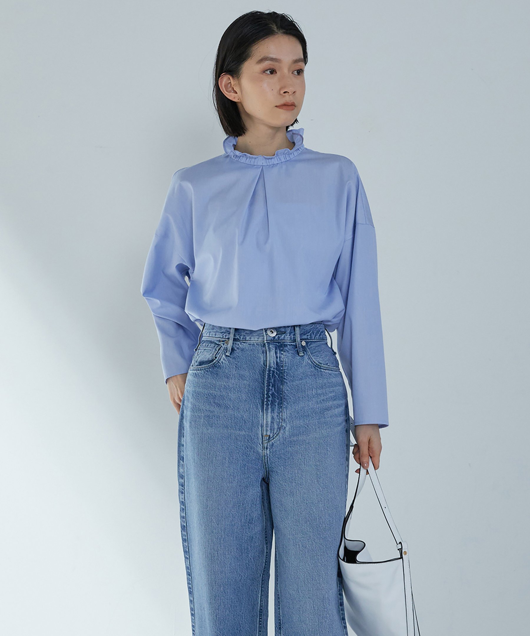 1er Arrondissement 【富岡佳子*1er Arrondissement】スタンドラッフルカラーブラウス プルミエアロンディスモン トップス シャツ・ブラウス ホワイト
