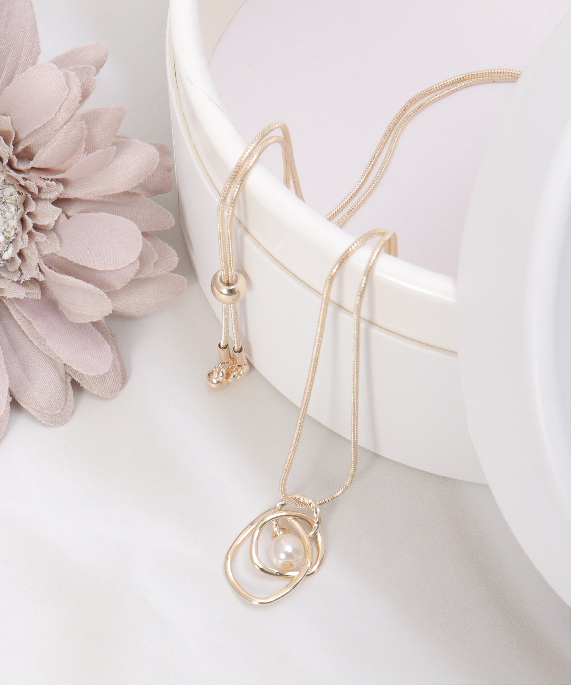 ikka ツイストリングネックレス イッカ アクセサリー・腕時計 その他のアクセサリー・腕時計 ゴールド シルバー