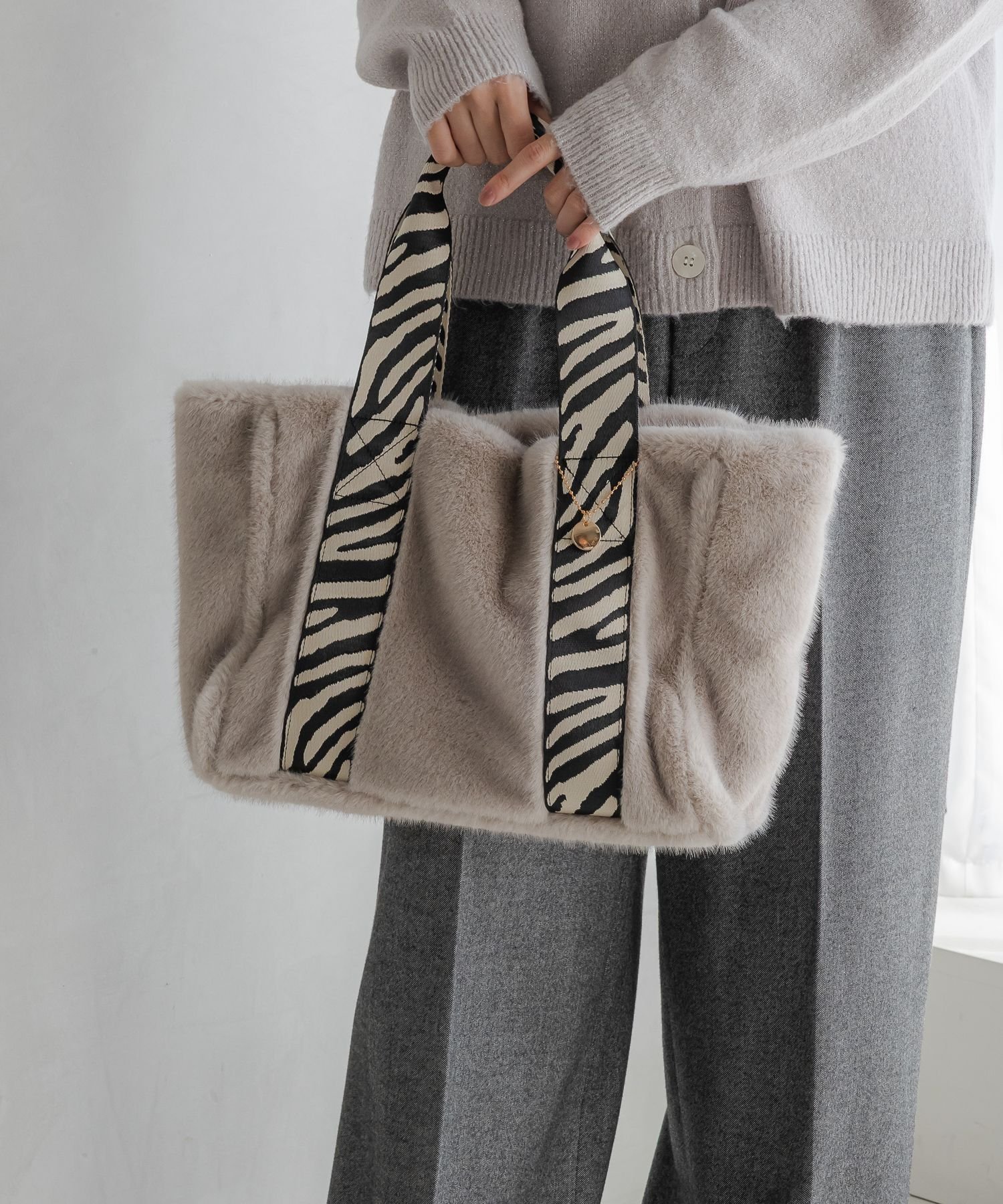 Elura ミンクライクファートートM/607563 エルーラ バッグ トートバッグ グレー ブラウン【送料無料】