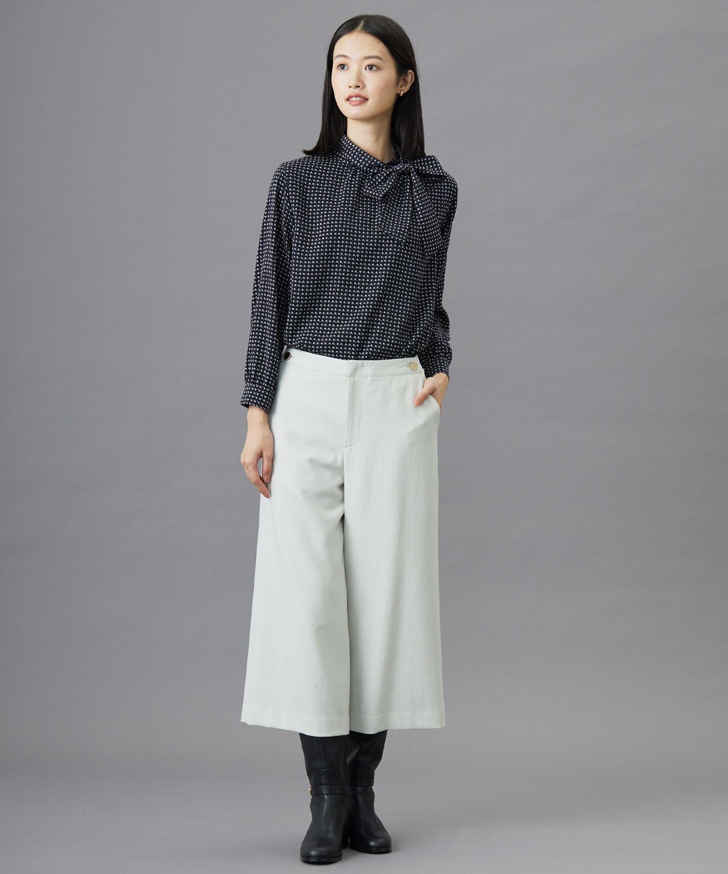 J.PRESS LADIES L 【洗える】ポリエステルスエード変形ドットプリント ブラウス ジェイプレス トップス シャツ・ブラウス ホワイト ネイビー