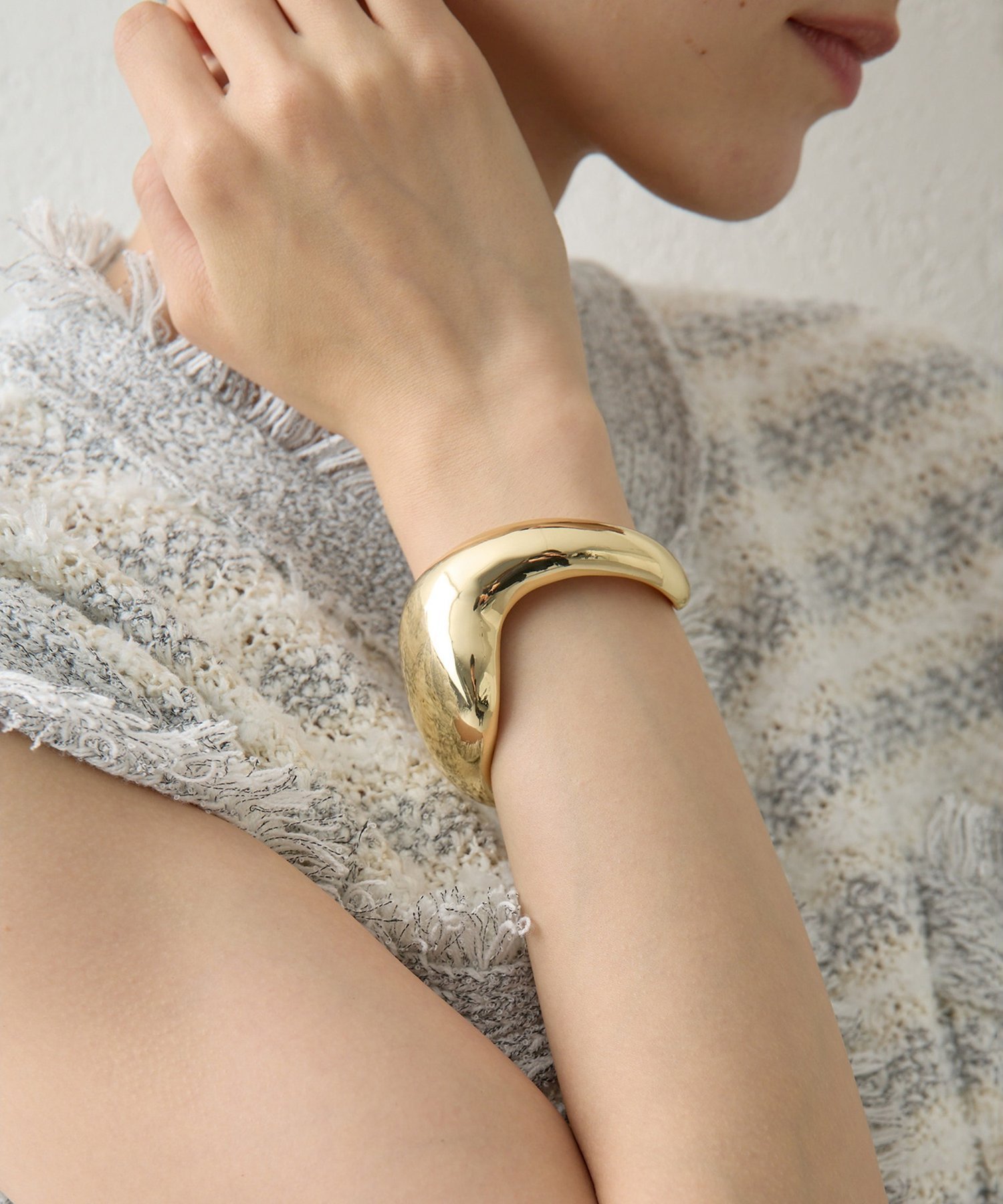 Whim Gazette 【THE PAUSE】カーブバングル ウィム ガゼット アクセサリー・腕時計 ブレスレット・バン..