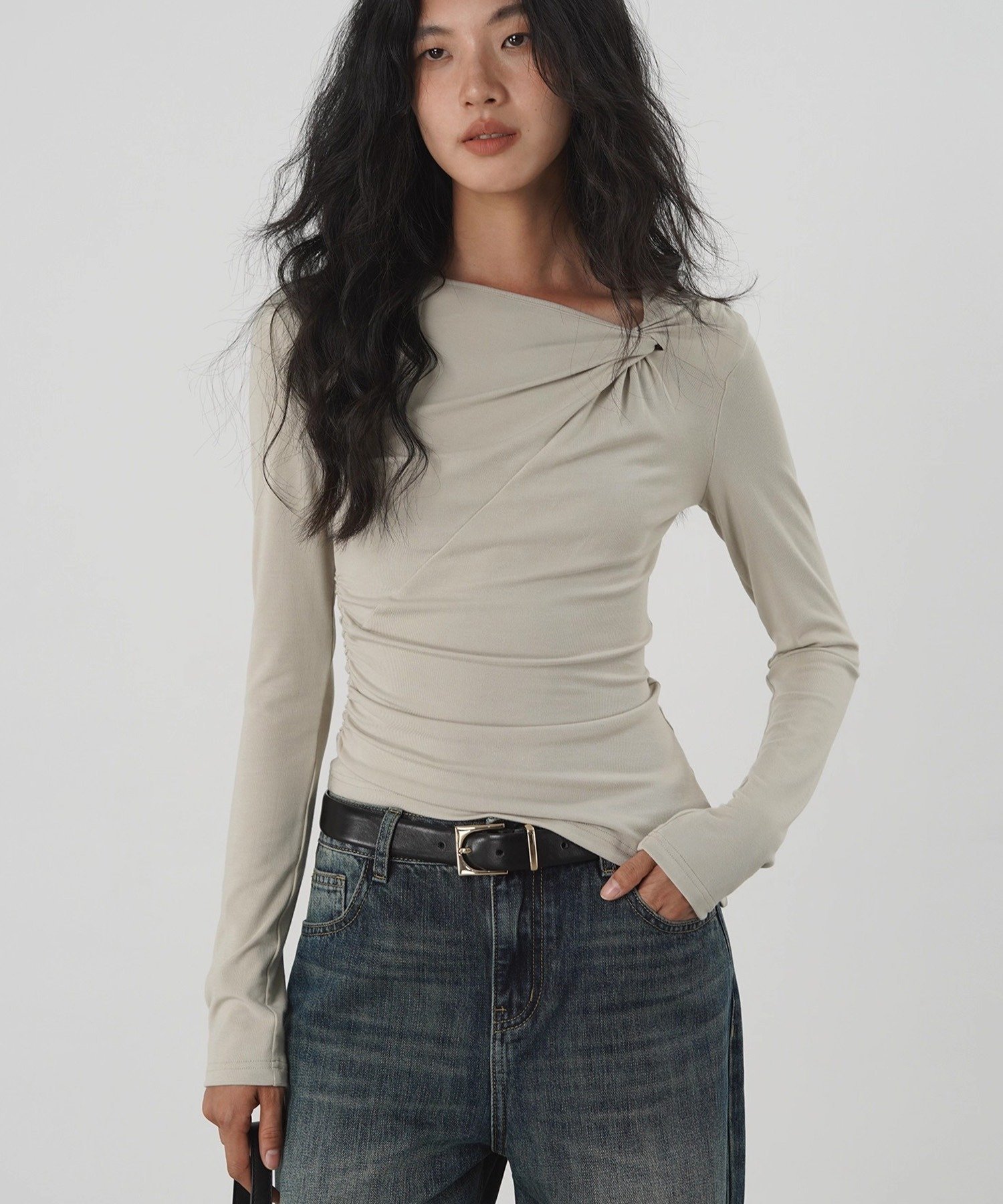 EIGHTHMONTH アシンメトリーツイストトップ EM25a071 チュクラ トップス カットソー・Tシャツ ベージュ ブラック