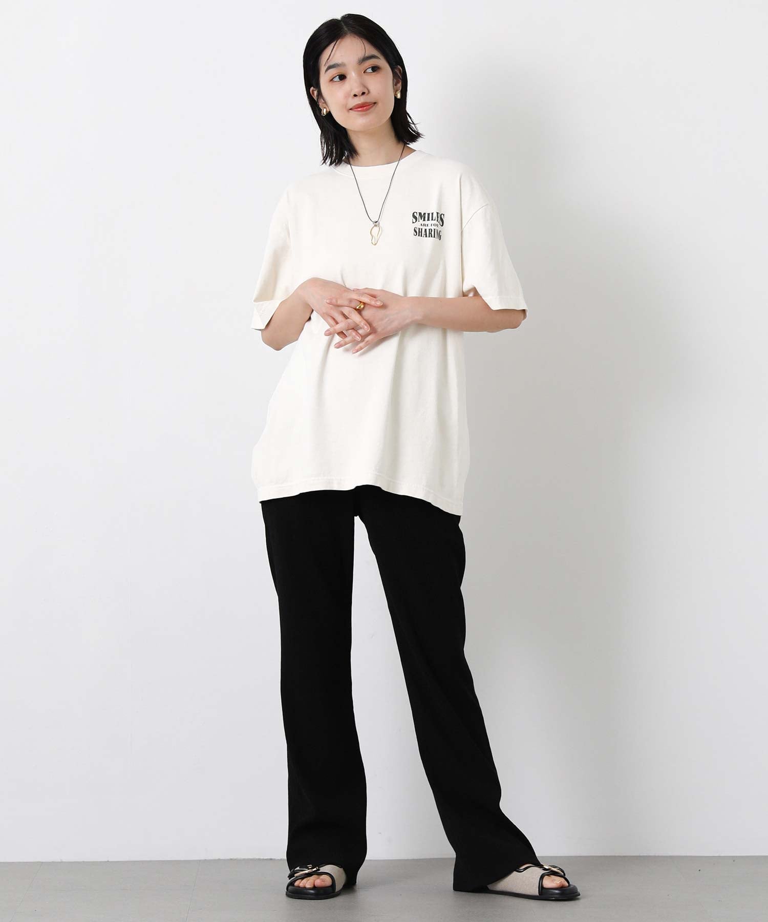 Gready Brilliant/(W)1_SESAMIロゴバンドT グレディブリリアン トップス カットソー・Tシャツ ホワイト