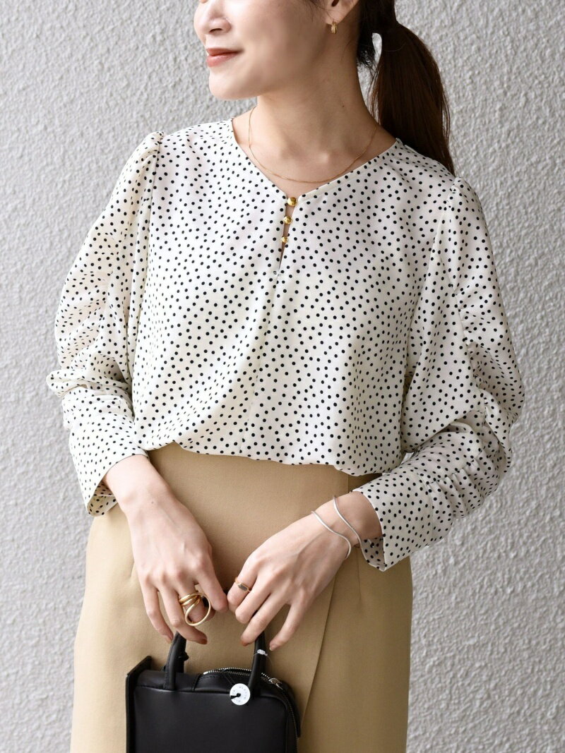 【SALE／50%OFF】SHIPS WOMEN *＜手洗い可能＞ドットギャザースリーブVネックブラウス◇ シップス トップス シャツ・ブラウス ホワイト ネイビー グレー ブラック【送料無料】のサムネイル