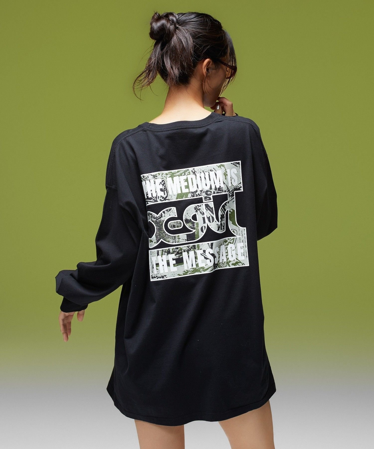 X-girl BRUSHED COLLAGE GRAPHIC LOGO L/S BIG TEE DRESS エックスガール ワンピース・ドレス その他のワンピース・ドレス ブラック ホワイト